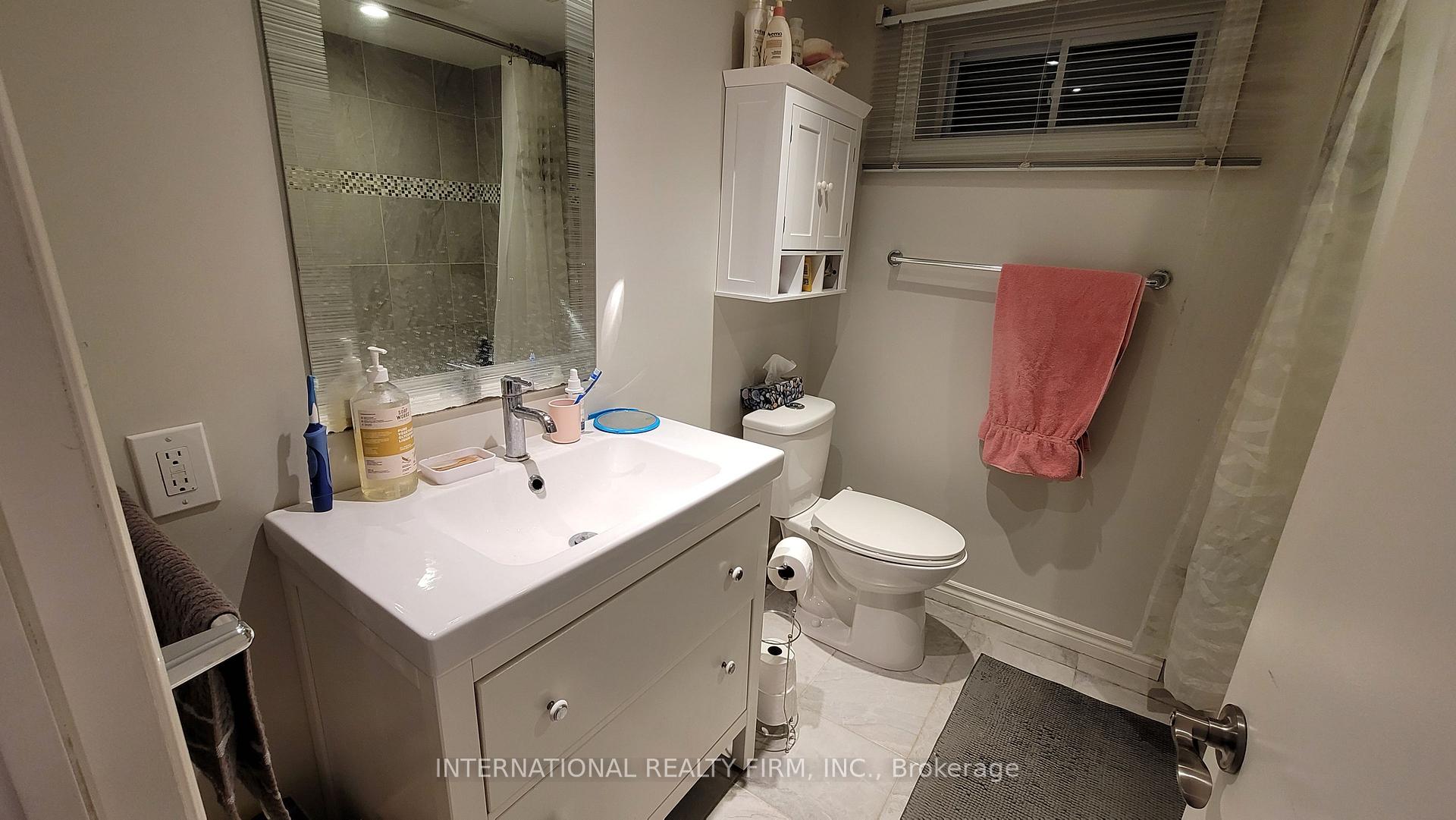 Photo 33 of 392 Athol Street E, Oshawa, Central — HOMEH