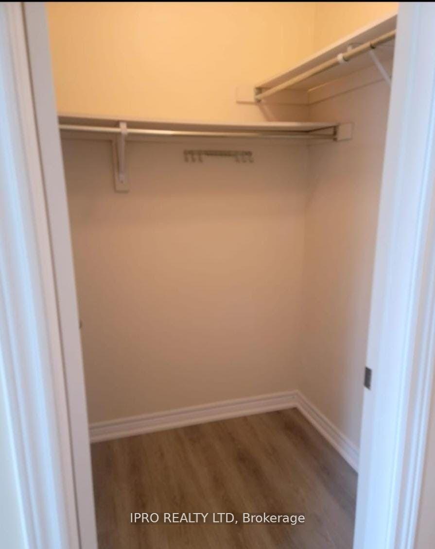 Photo 5 of 39 Waterbridge Street, Hamilton, Stoney Creek — HOMEH