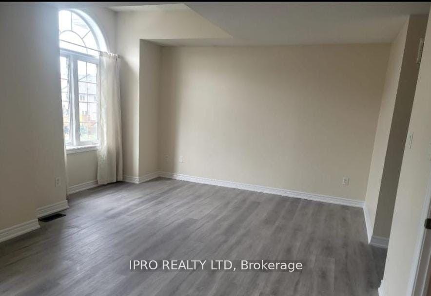 Photo 10 of 39 Waterbridge Street, Hamilton, Stoney Creek — HOMEH