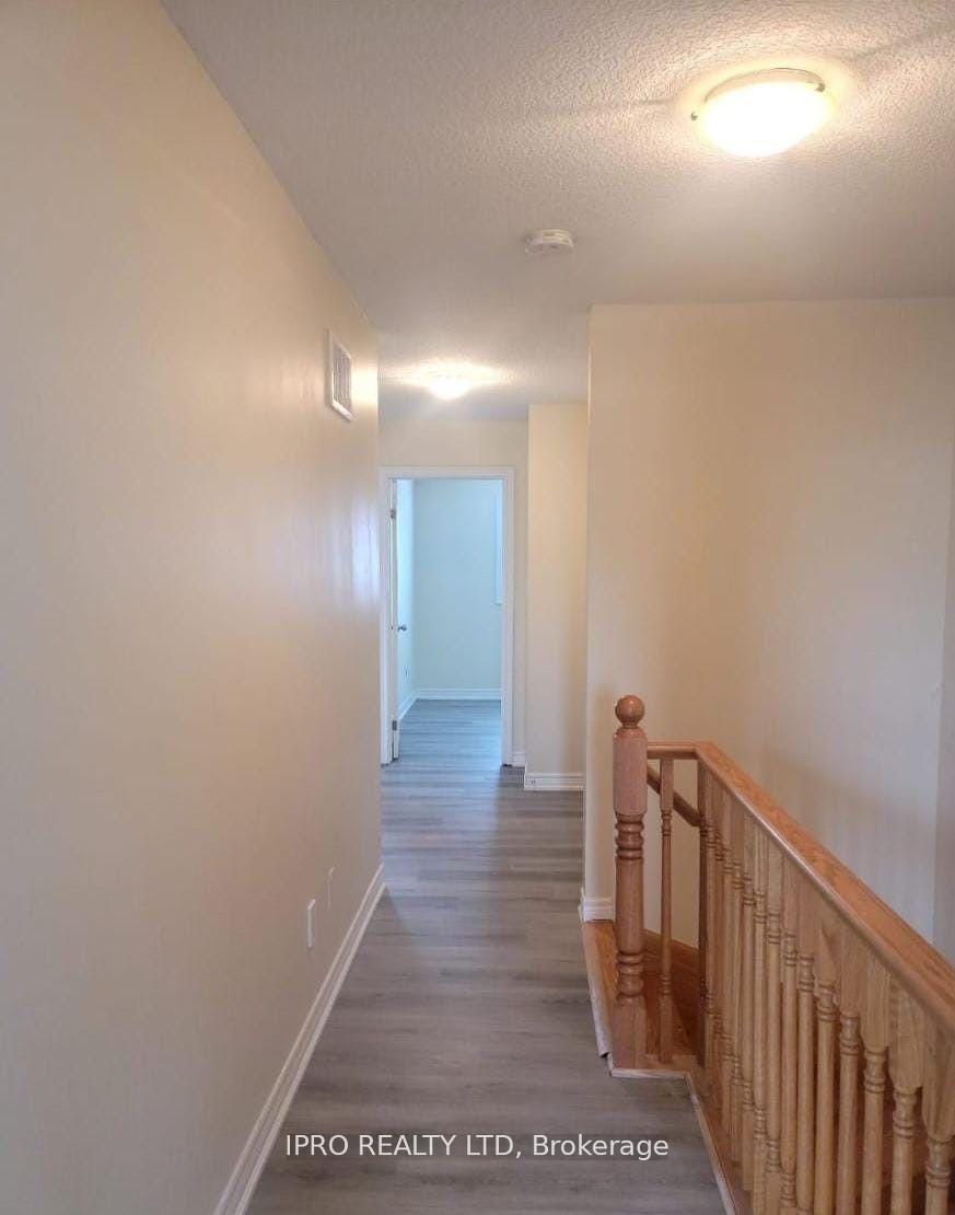 Photo 11 of 39 Waterbridge Street, Hamilton, Stoney Creek — HOMEH
