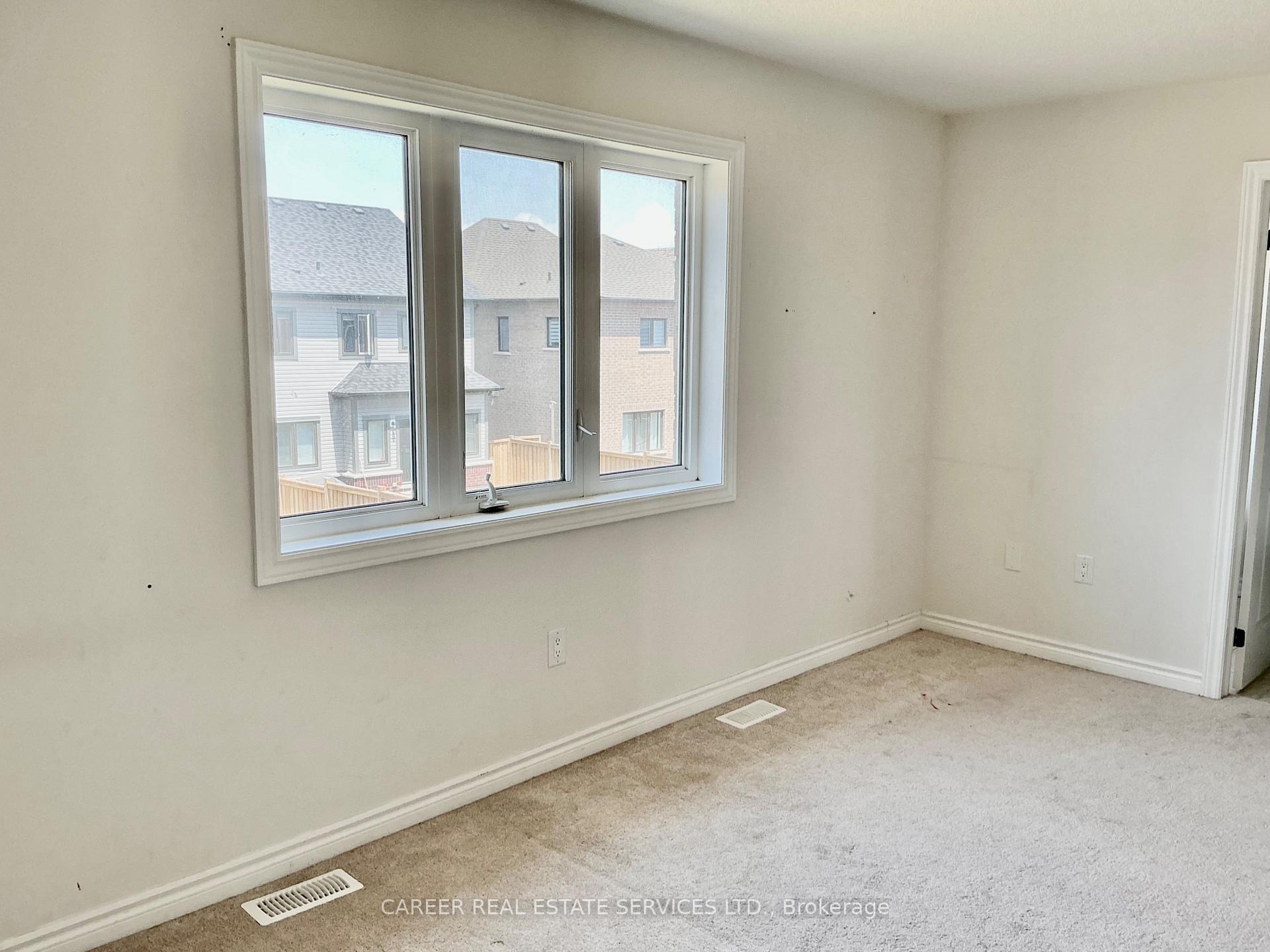 Photo 16 of 172 Ronald Hooper Avenue, Clarington, Bowmanville — HOMEH