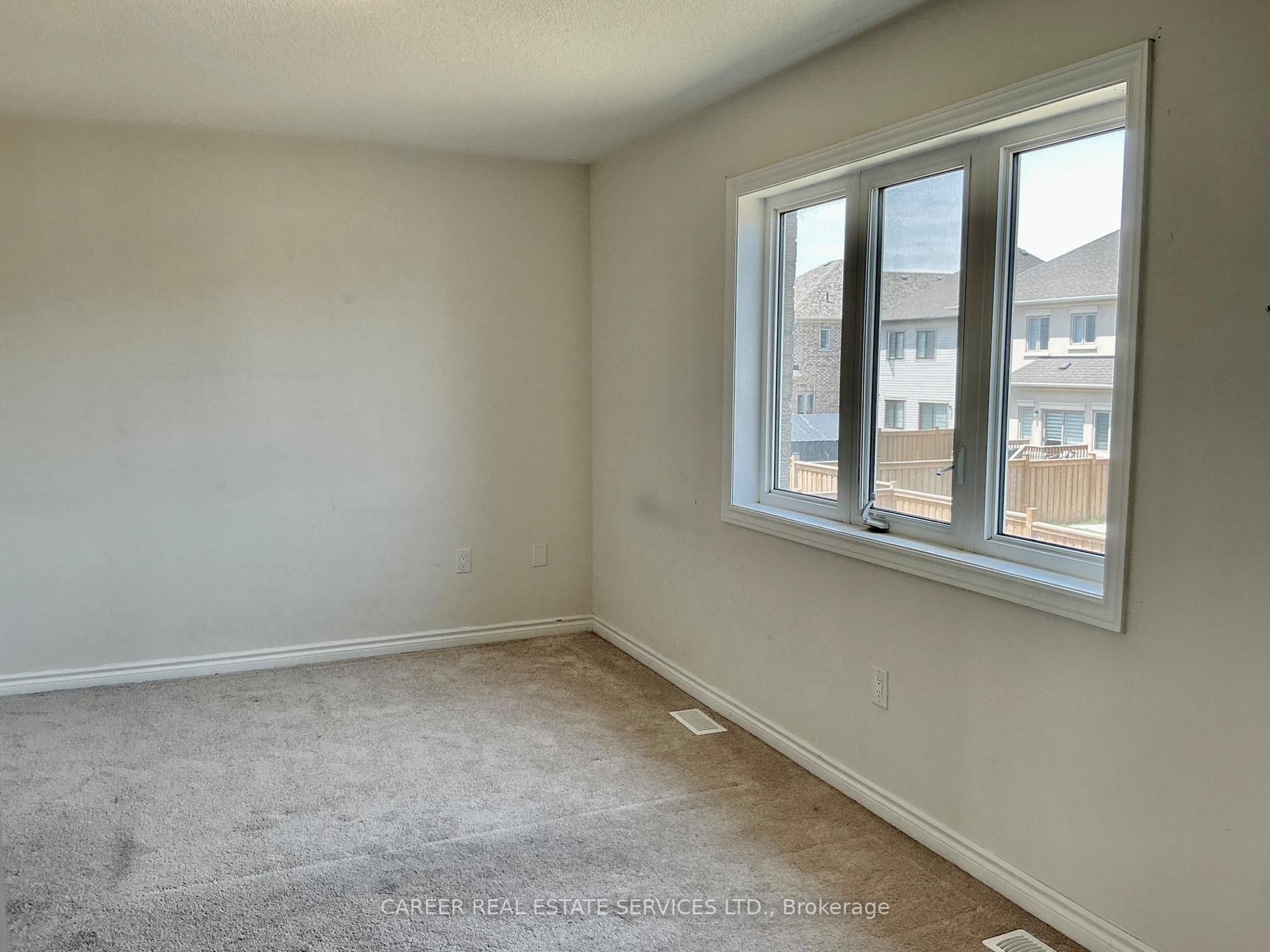 Photo 17 of 172 Ronald Hooper Avenue, Clarington, Bowmanville — HOMEH