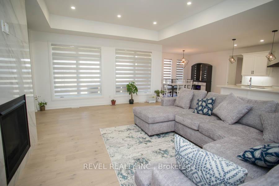 Photo 11 of 14 Bowen Place, Brant, Oakland — HOMEH