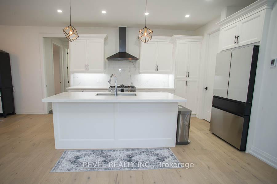 Photo 6 of 14 Bowen Place, Brant, Oakland — HOMEH