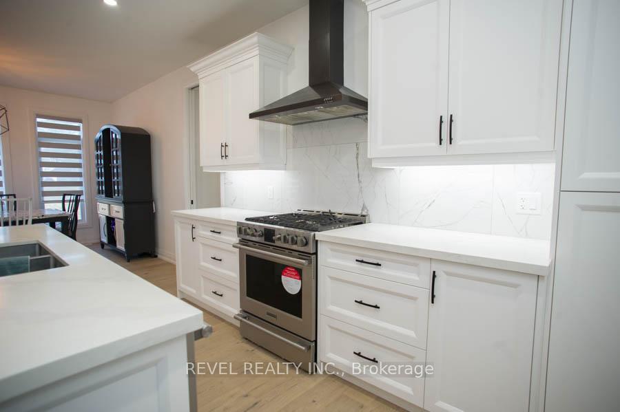 Photo 13 of 14 Bowen Place, Brant, Oakland — HOMEH