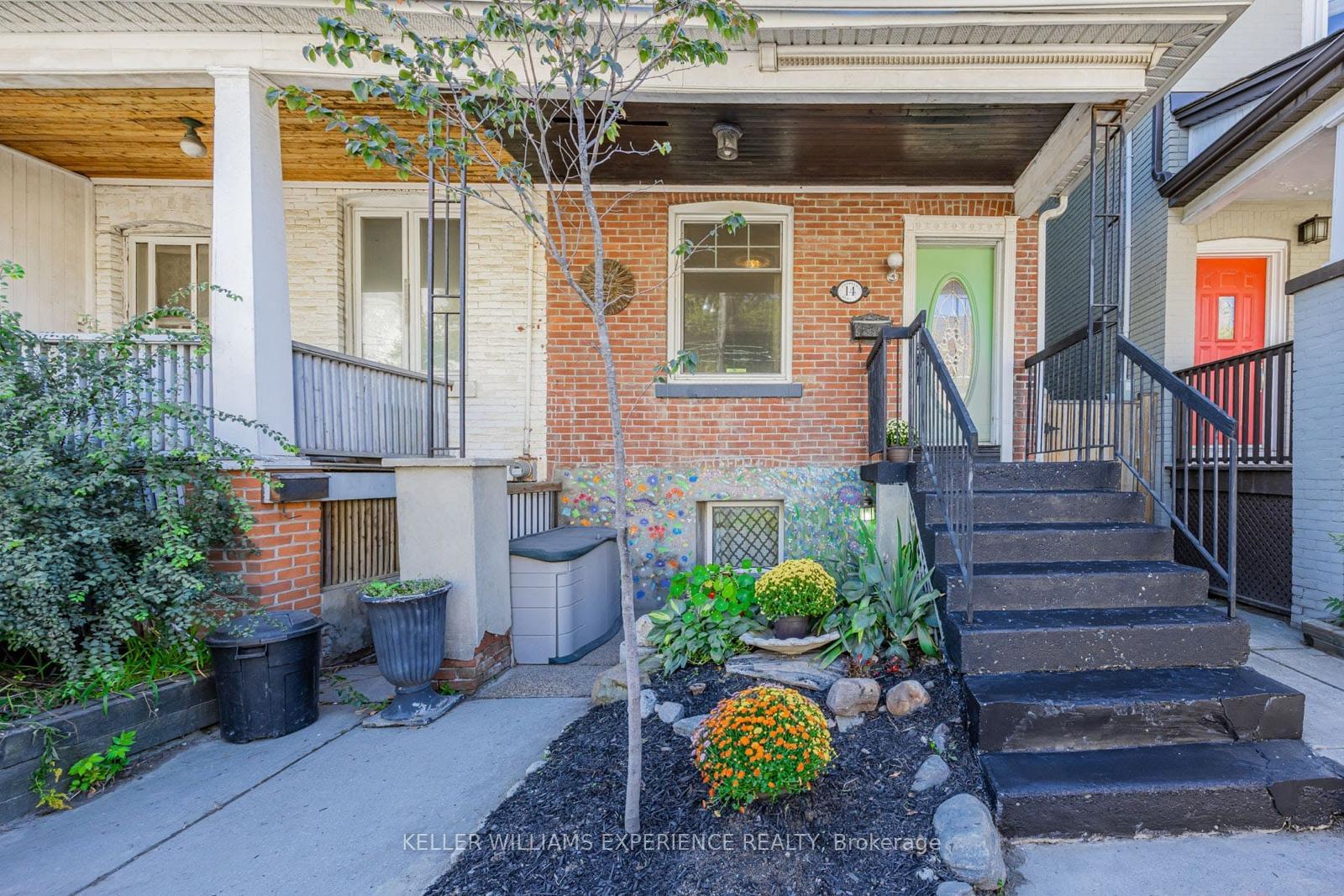 Photo 4 of 14 Coxwell Avenue, Toronto, Greenwood-Coxwell — HOMEH