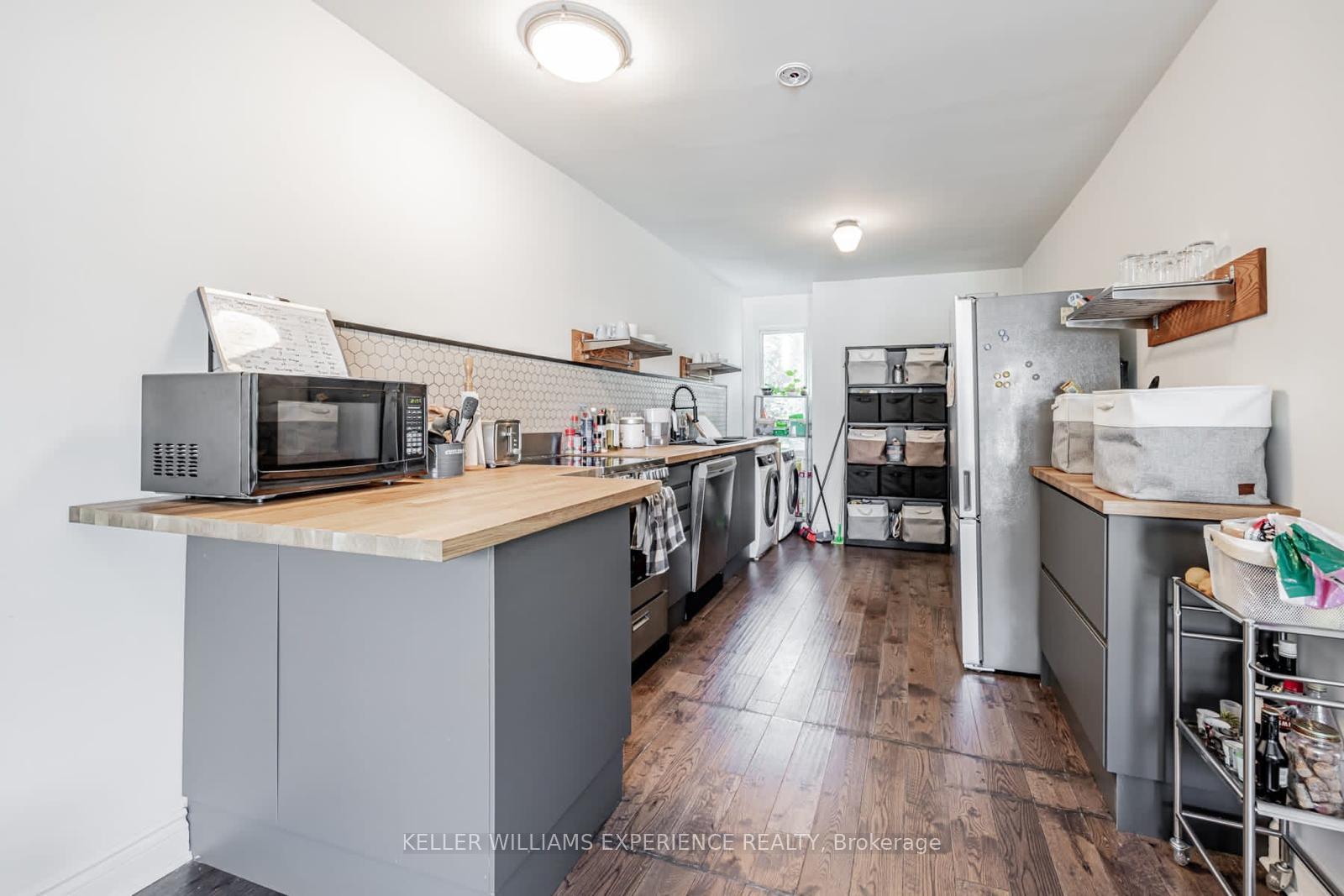 Photo 12 of 14 Coxwell Avenue, Toronto, Greenwood-Coxwell — HOMEH