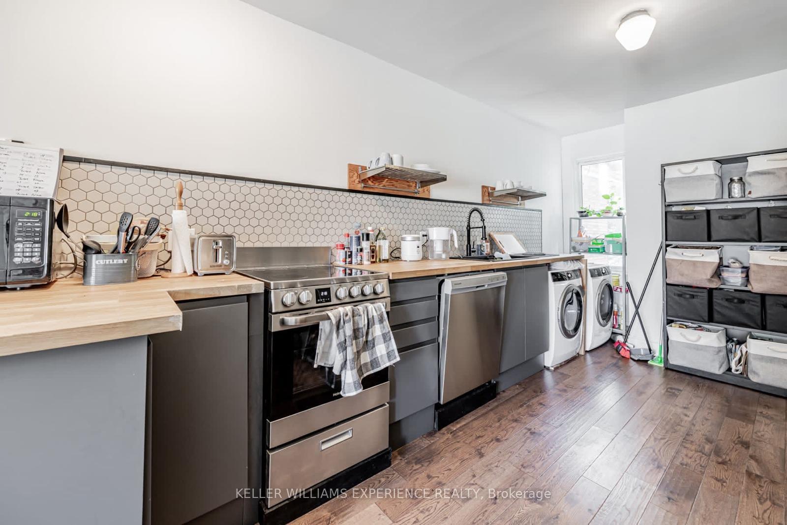 Photo 13 of 14 Coxwell Avenue, Toronto, Greenwood-Coxwell — HOMEH