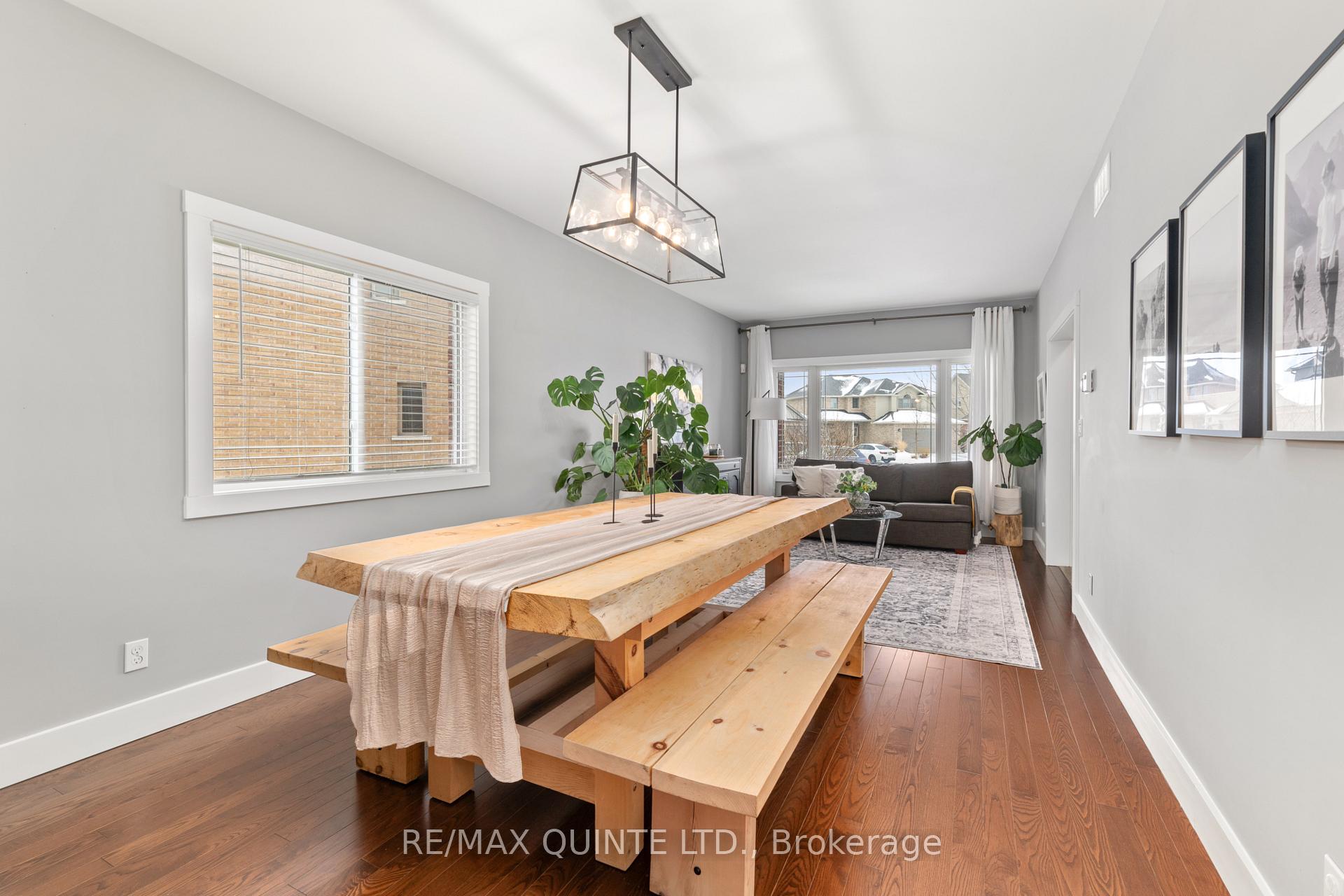 Photo 7 of 16 Erindale Circle, Belleville, Thurlow Ward — HOMEH
