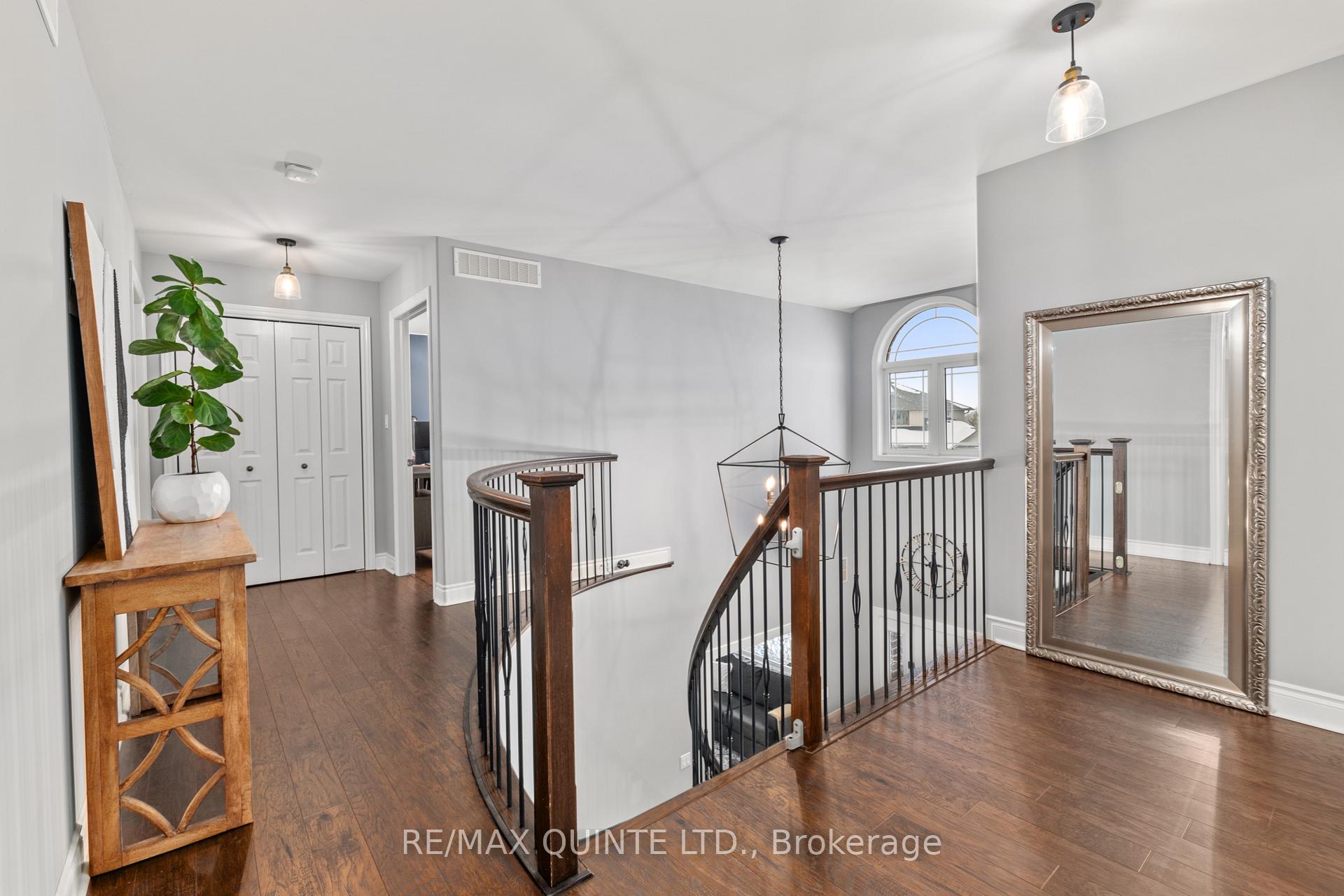Photo 18 of 16 Erindale Circle, Belleville, Thurlow Ward — HOMEH