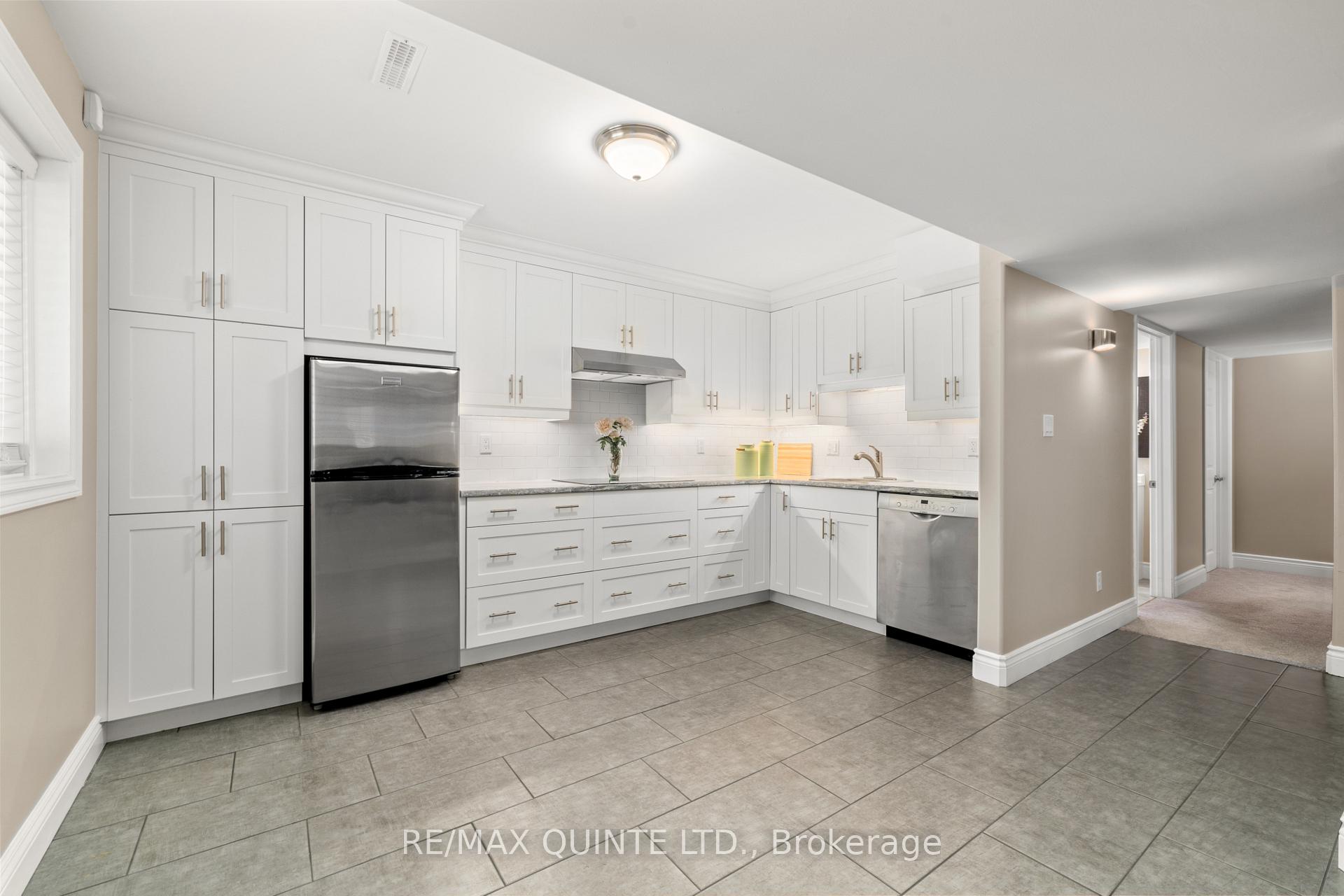 Photo 28 of 16 Erindale Circle, Belleville, Thurlow Ward — HOMEH
