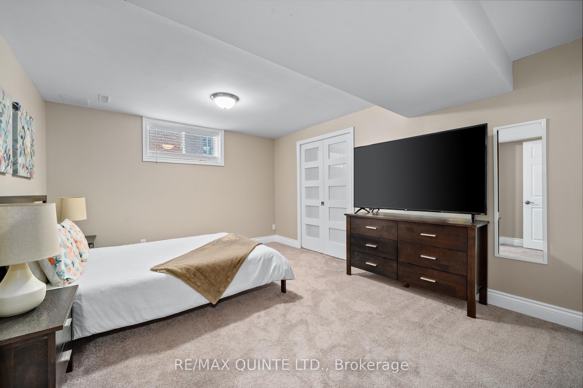 Photo 31 of 16 Erindale Circle, Belleville, Thurlow Ward — HOMEH