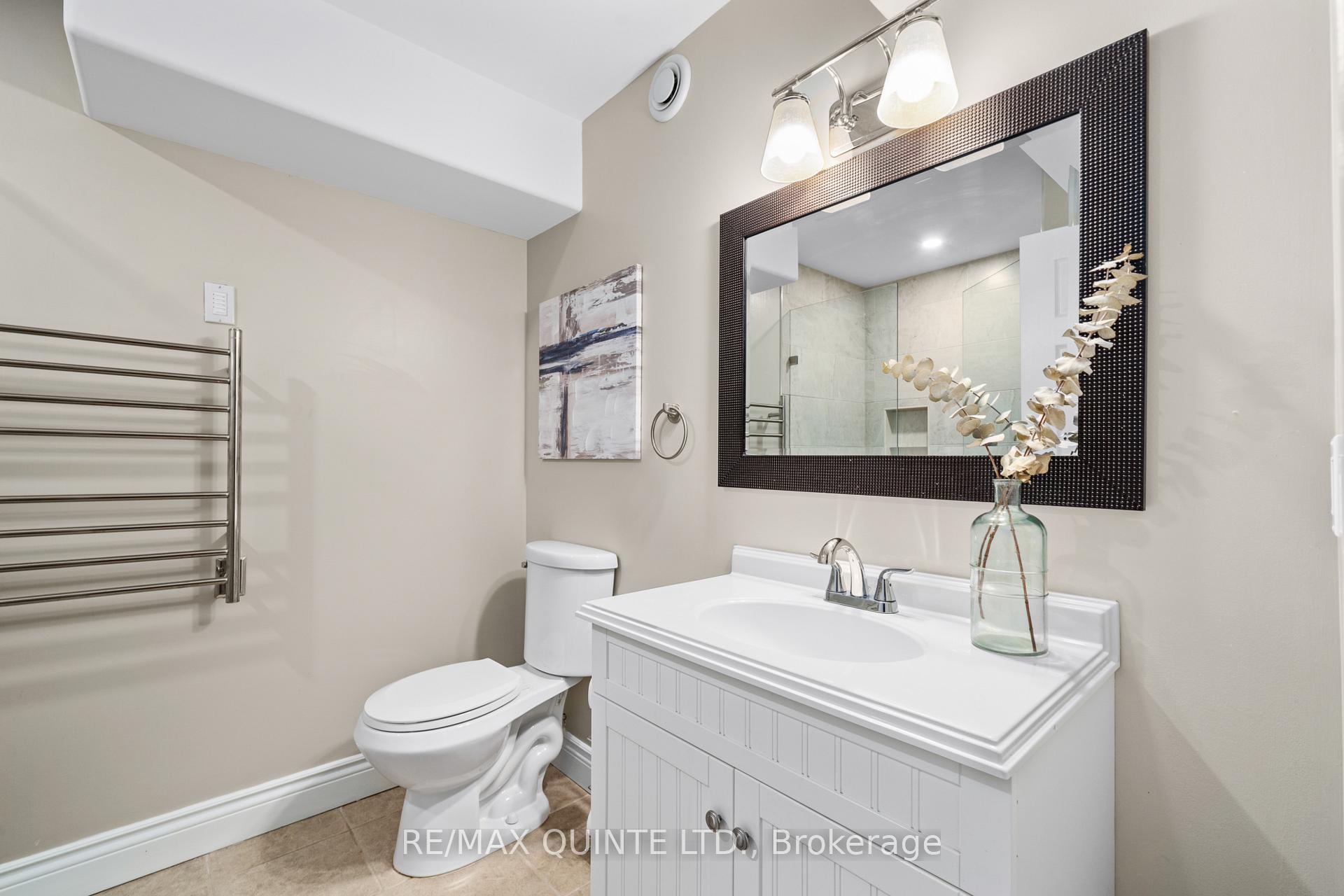 Photo 32 of 16 Erindale Circle, Belleville, Thurlow Ward — HOMEH