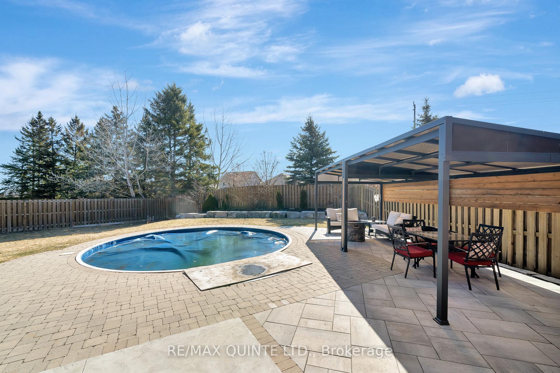 Photo 35 of 16 Erindale Circle, Belleville, Thurlow Ward — HOMEH
