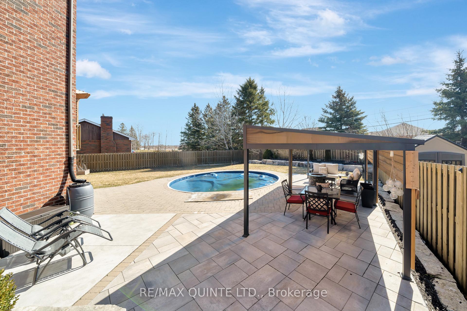 Photo 37 of 16 Erindale Circle, Belleville, Thurlow Ward — HOMEH