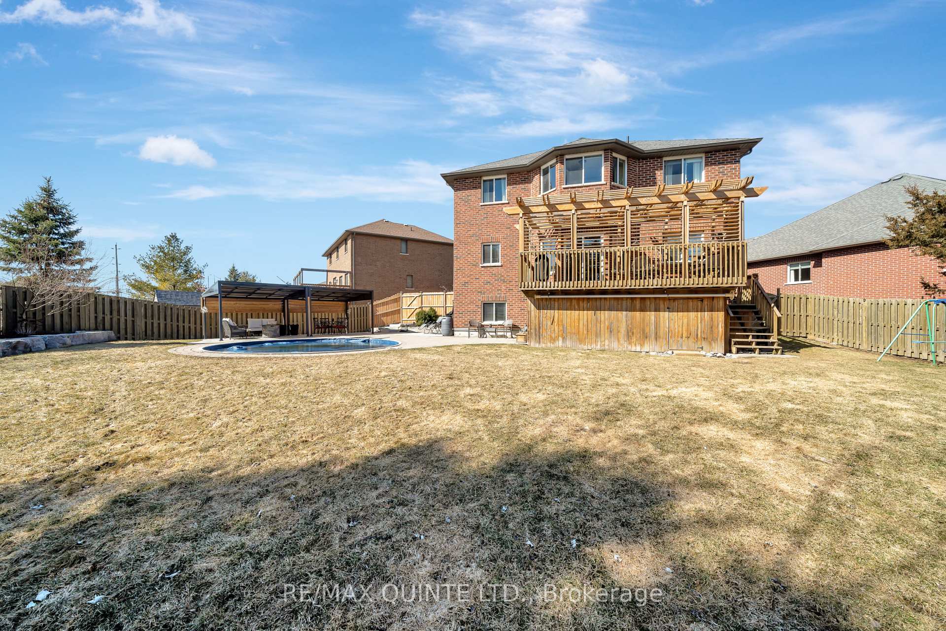 Photo 43 of 16 Erindale Circle, Belleville, Thurlow Ward — HOMEH