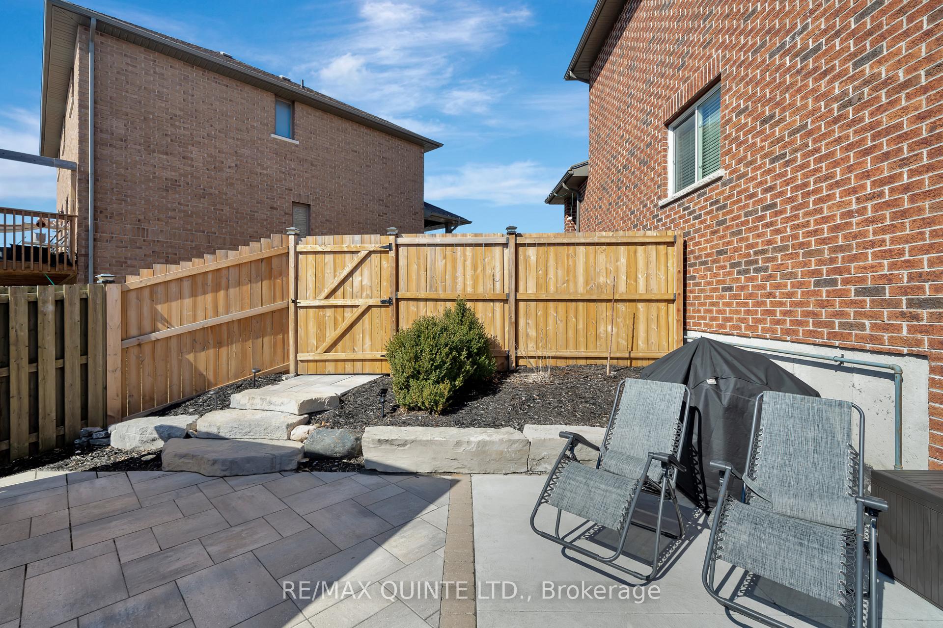 Photo 46 of 16 Erindale Circle, Belleville, Thurlow Ward — HOMEH