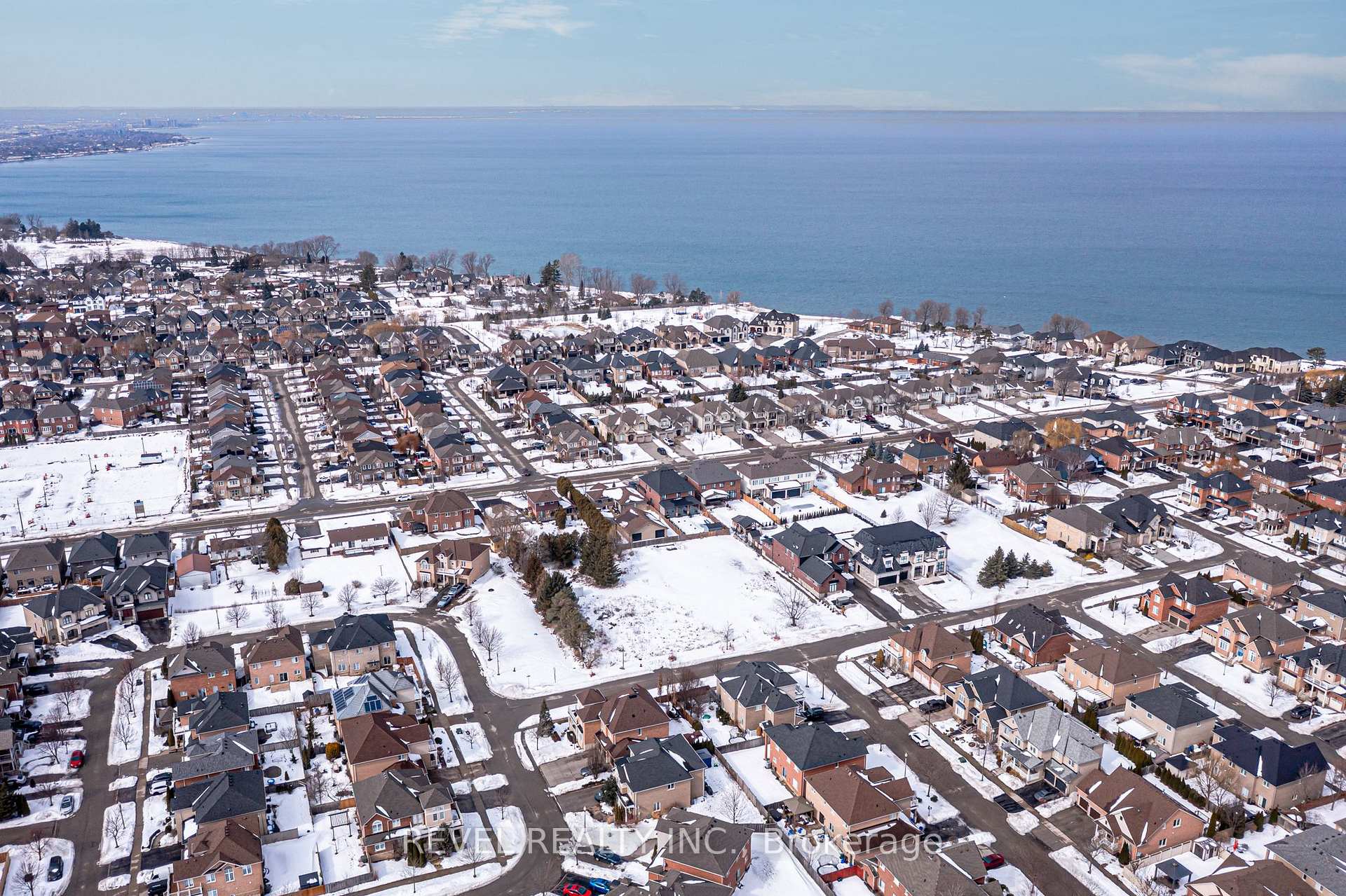 Photo 1 of 32 Sandbeach Drive, Hamilton, Stoney Creek — HOMEH