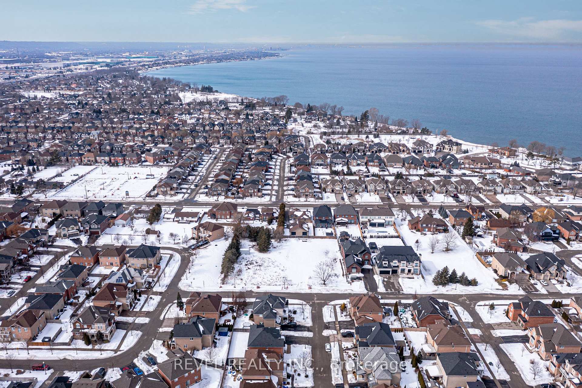 Photo 4 of 32 Sandbeach Drive, Hamilton, Stoney Creek — HOMEH