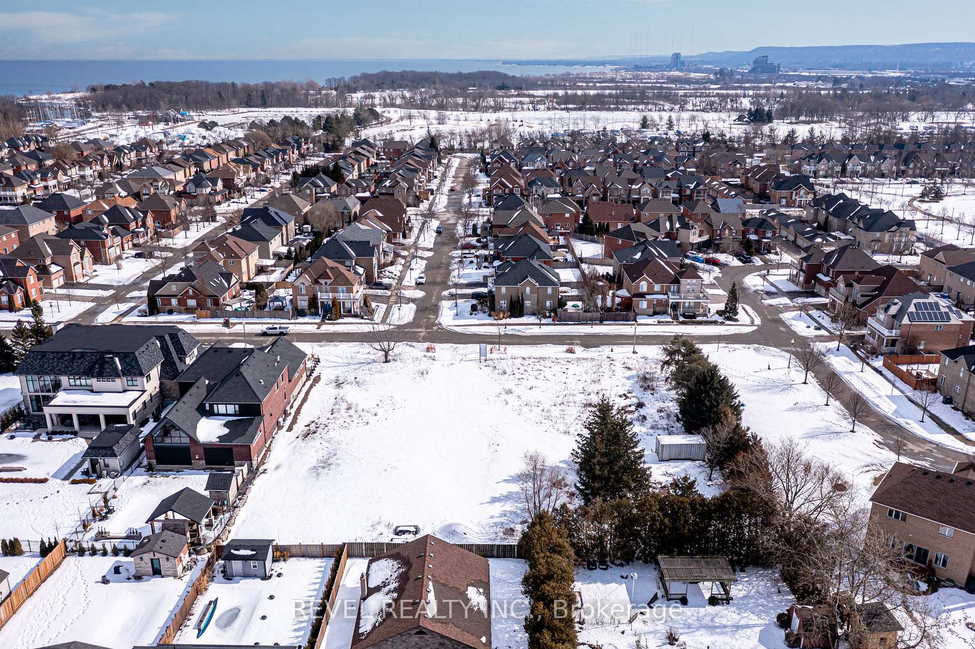 Photo 14 of 32 Sandbeach Drive, Hamilton, Stoney Creek — HOMEH