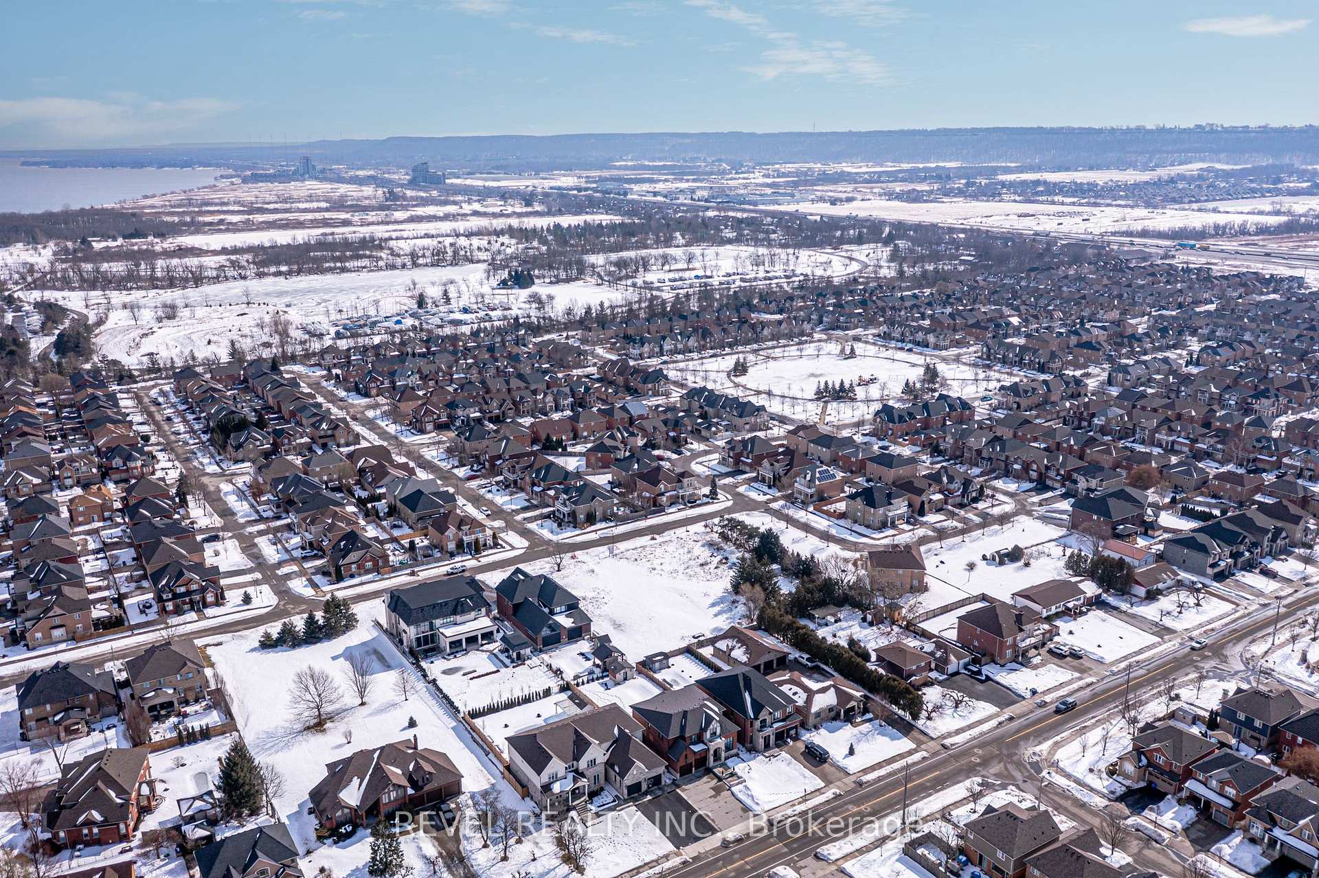 Photo 20 of 32 Sandbeach Drive, Hamilton, Stoney Creek — HOMEH