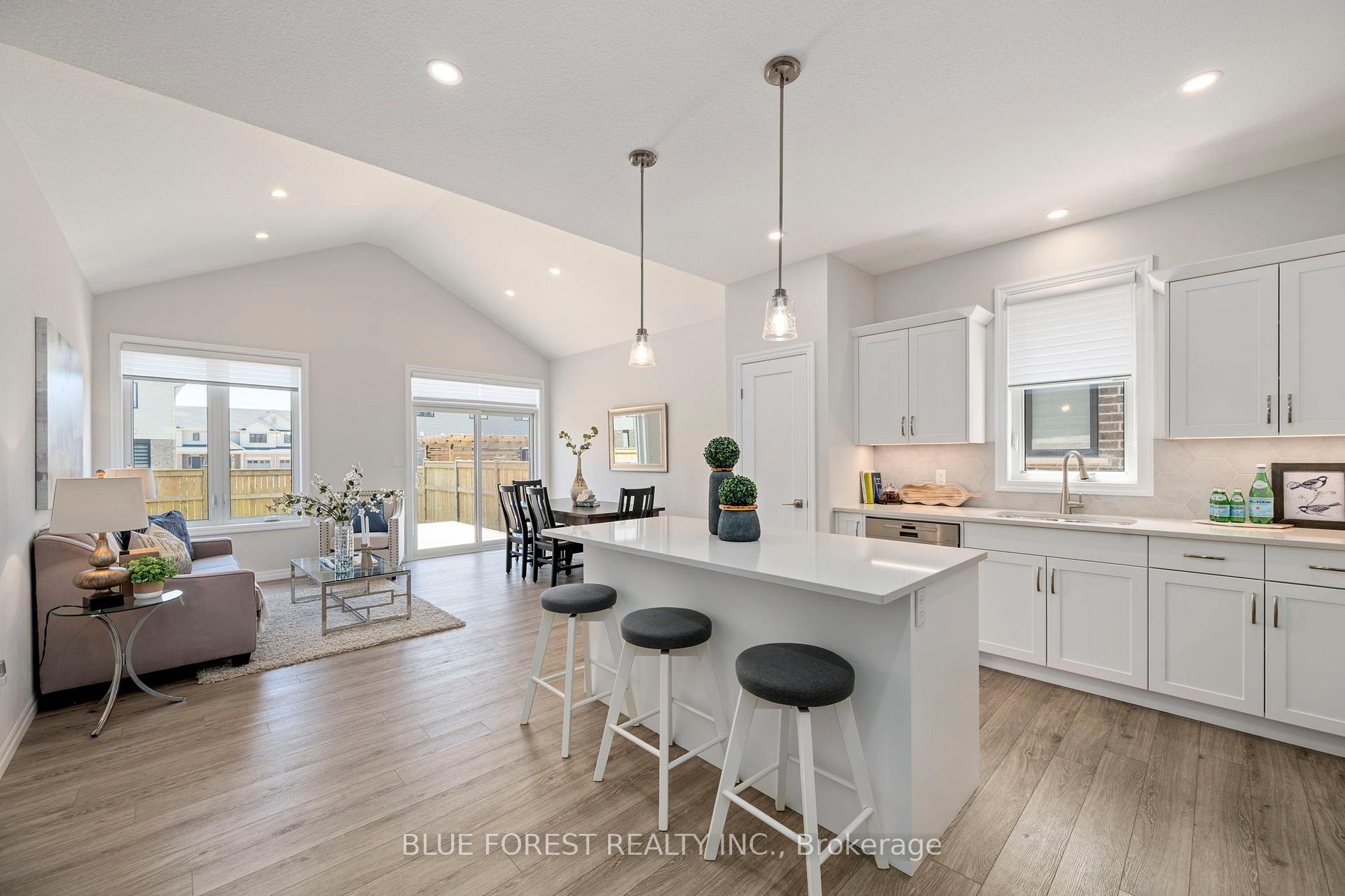 Photo 2 of 14 Dunning Way, St. Thomas — HOMEH