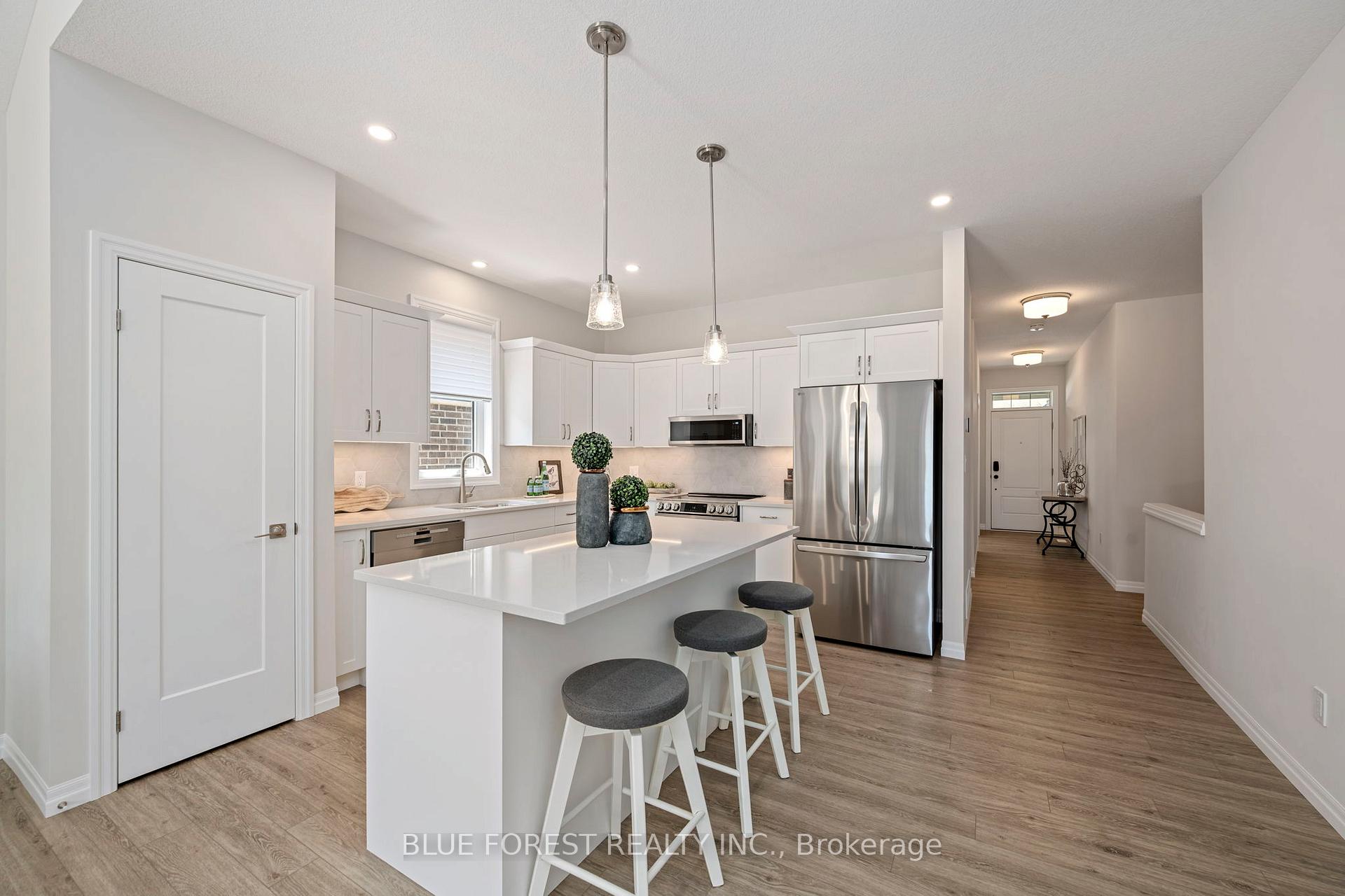 Photo 5 of 14 Dunning Way, St. Thomas — HOMEH