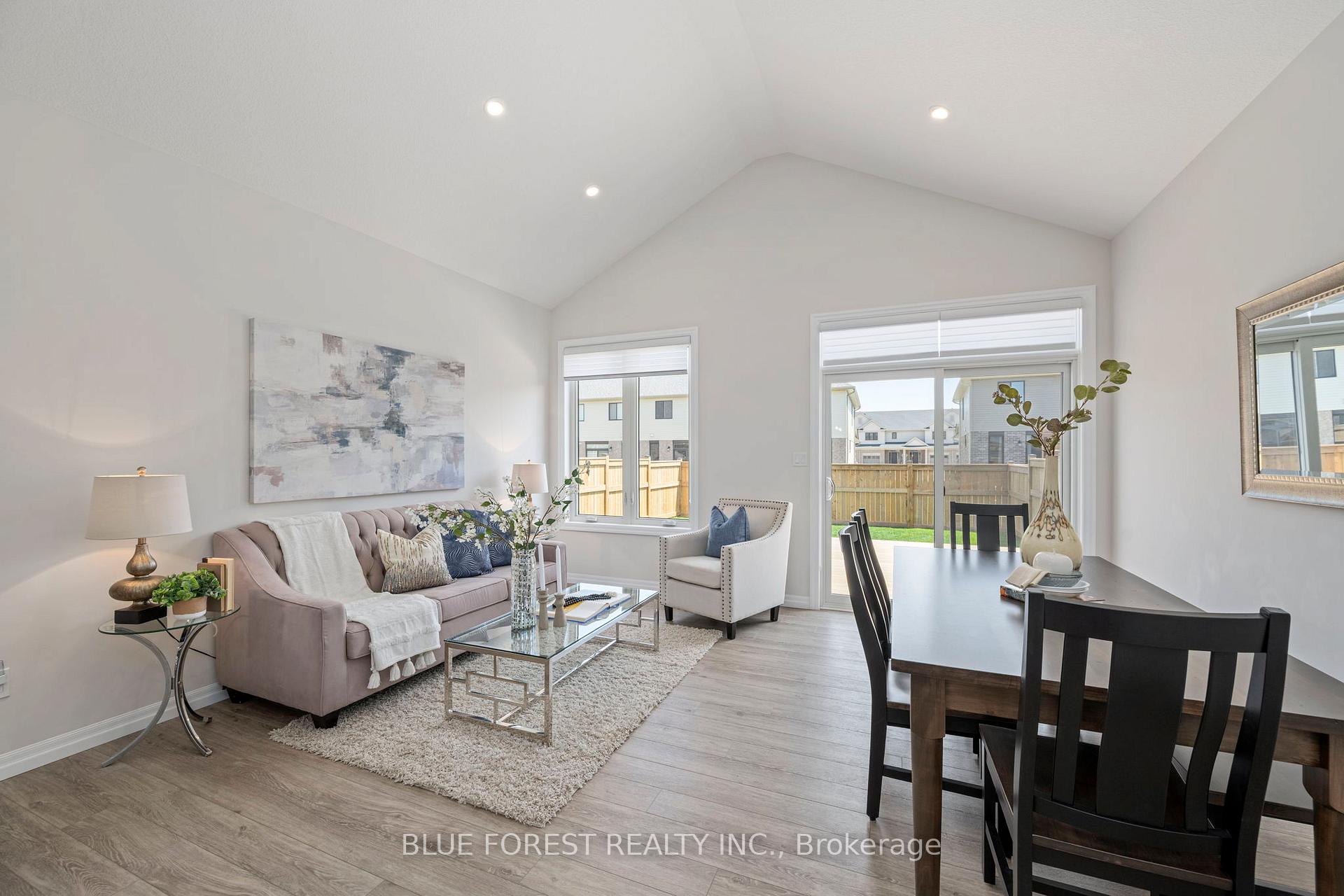 Photo 6 of 14 Dunning Way, St. Thomas — HOMEH