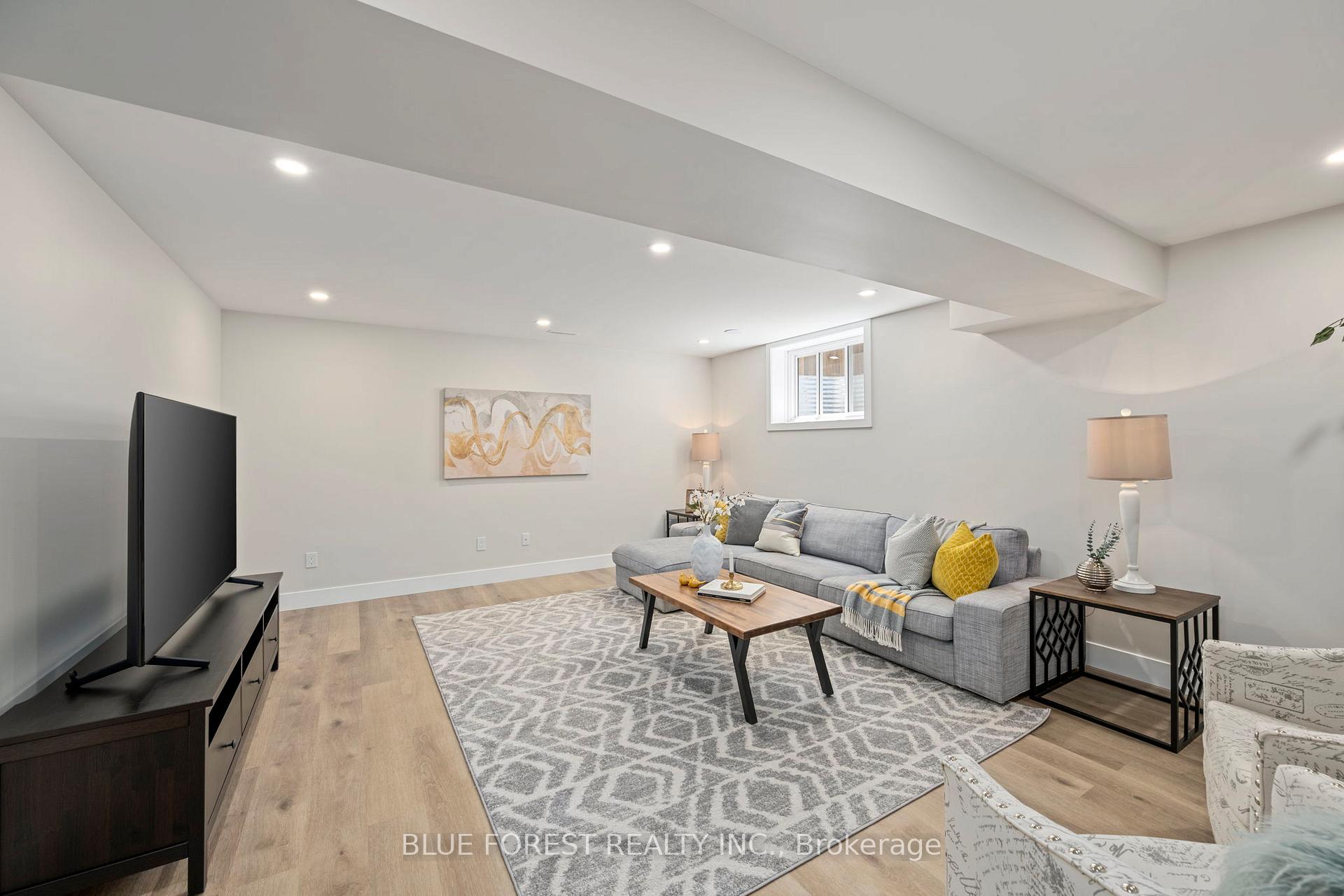 Photo 14 of 14 Dunning Way, St. Thomas — HOMEH