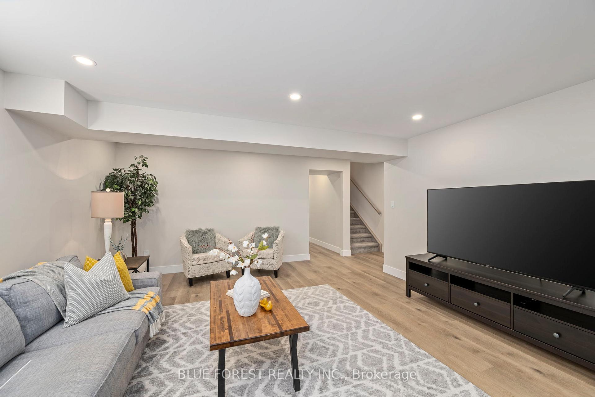 Photo 13 of 14 Dunning Way, St. Thomas — HOMEH