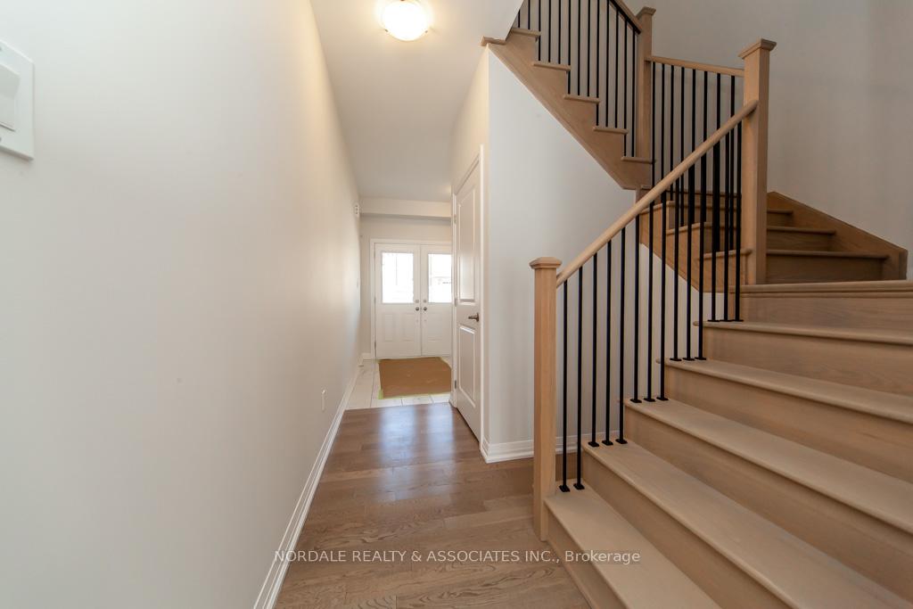 Photo 2 of 1433 Stovell Crescent, Innisfil, Lefroy — HOMEH