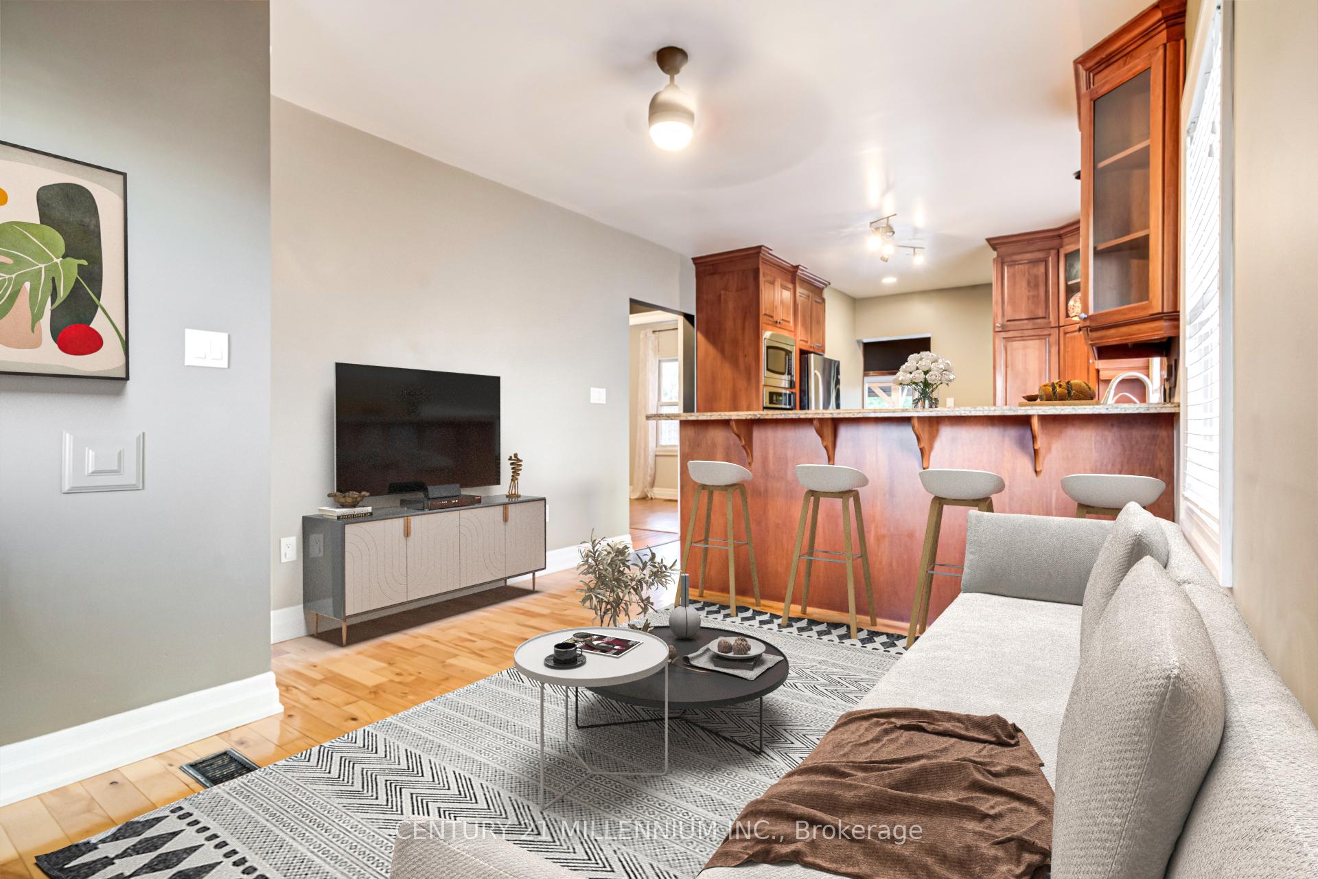Photo 11 of 18 Royce Avenue, Brampton, Downtown Brampton — HOMEH