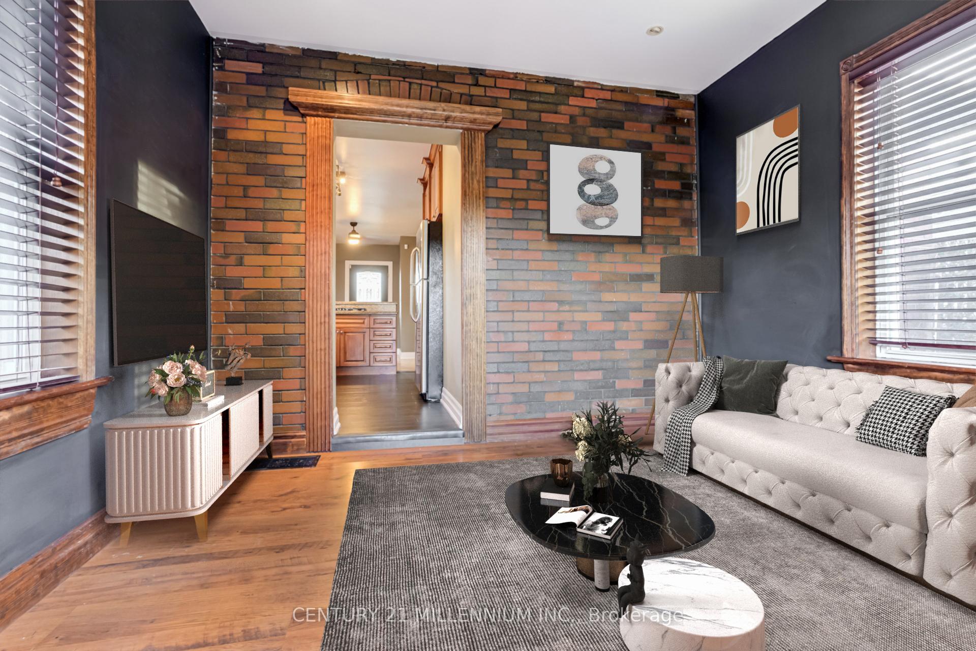 Photo 16 of 18 Royce Avenue, Brampton, Downtown Brampton — HOMEH