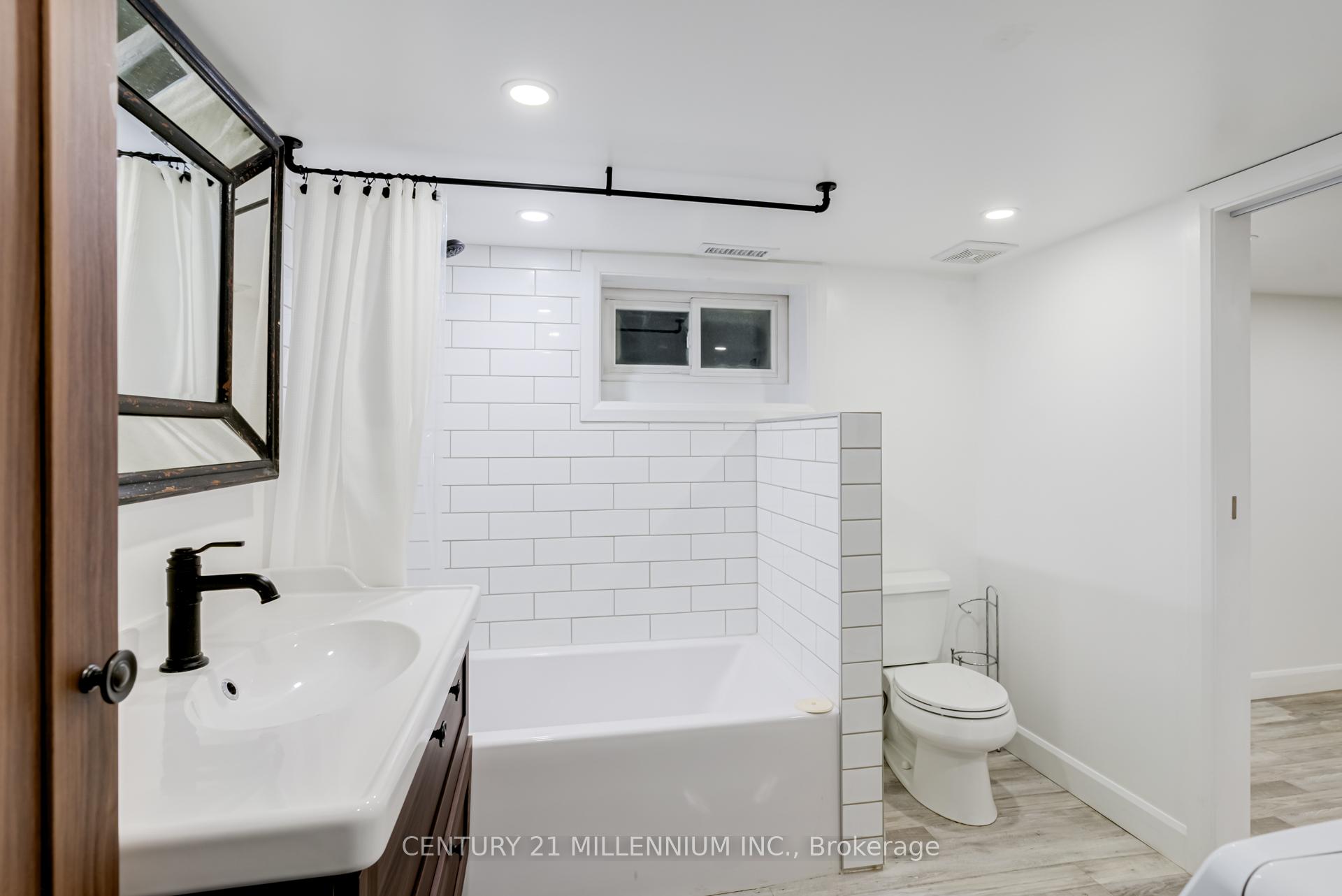 Photo 20 of 18 Royce Avenue, Brampton, Downtown Brampton — HOMEH