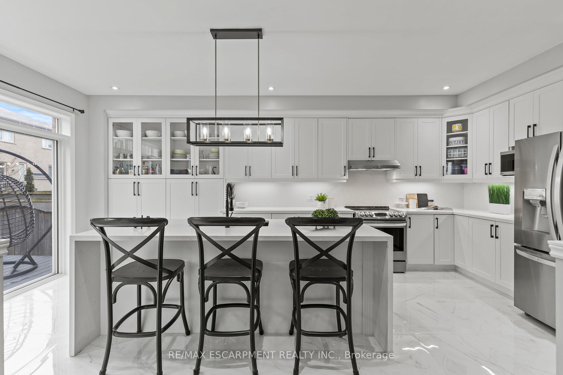 Photo 11 of 88 Wimberly Avenue, Hamilton, Waterdown — HOMEH
