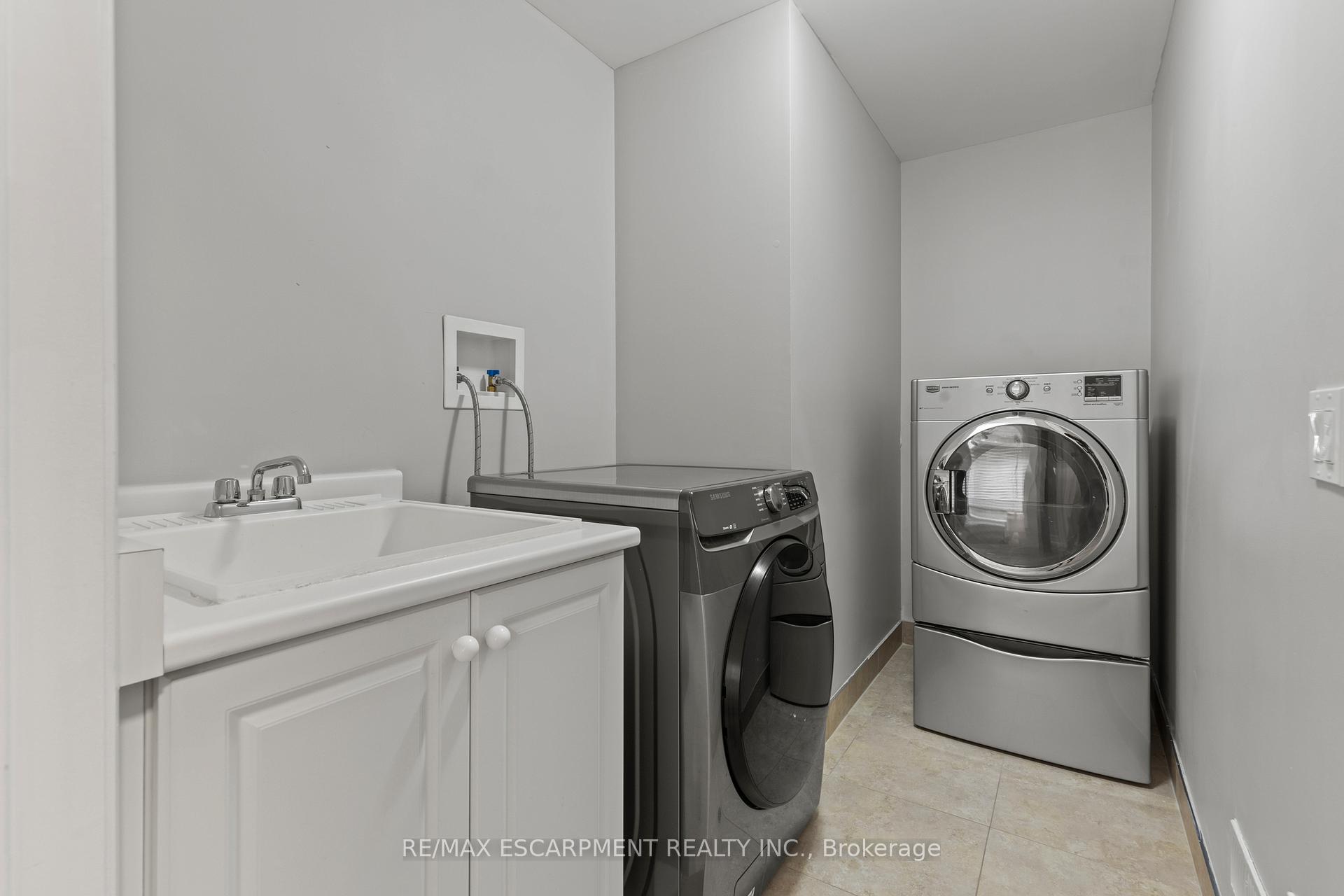 Photo 10 of 88 Wimberly Avenue, Hamilton, Waterdown — HOMEH
