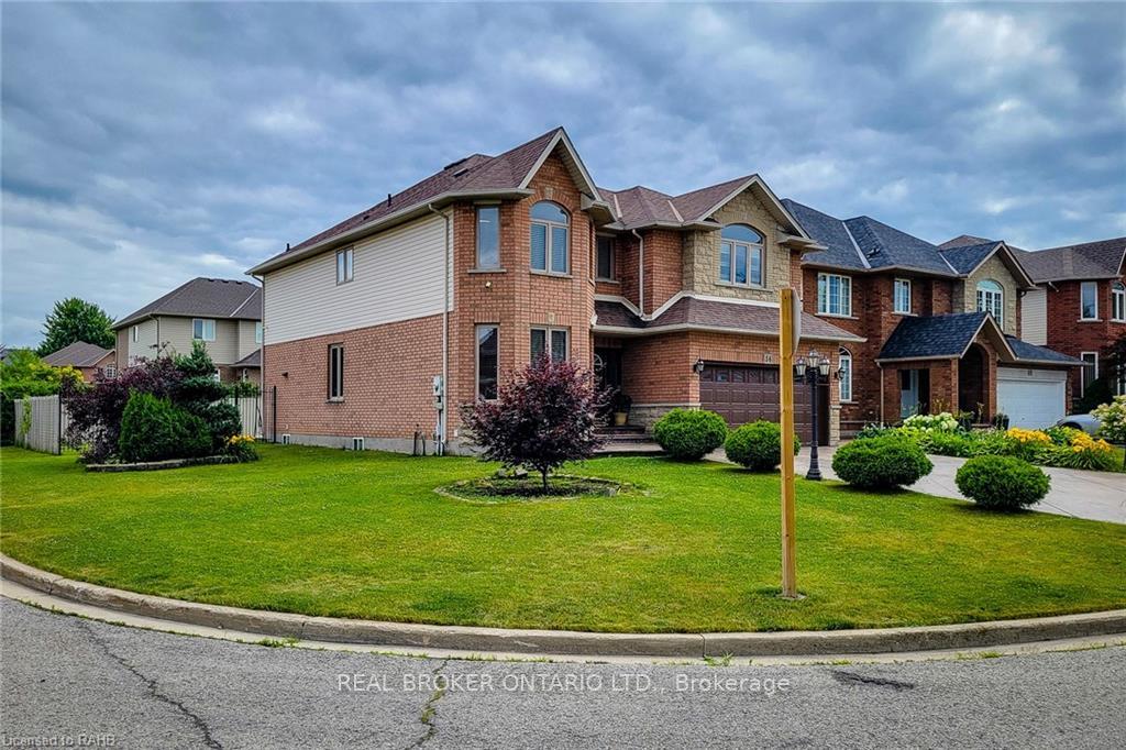 Photo 12 of 56 Bosworth Street, Hamilton, Meadowlands — HOMEH