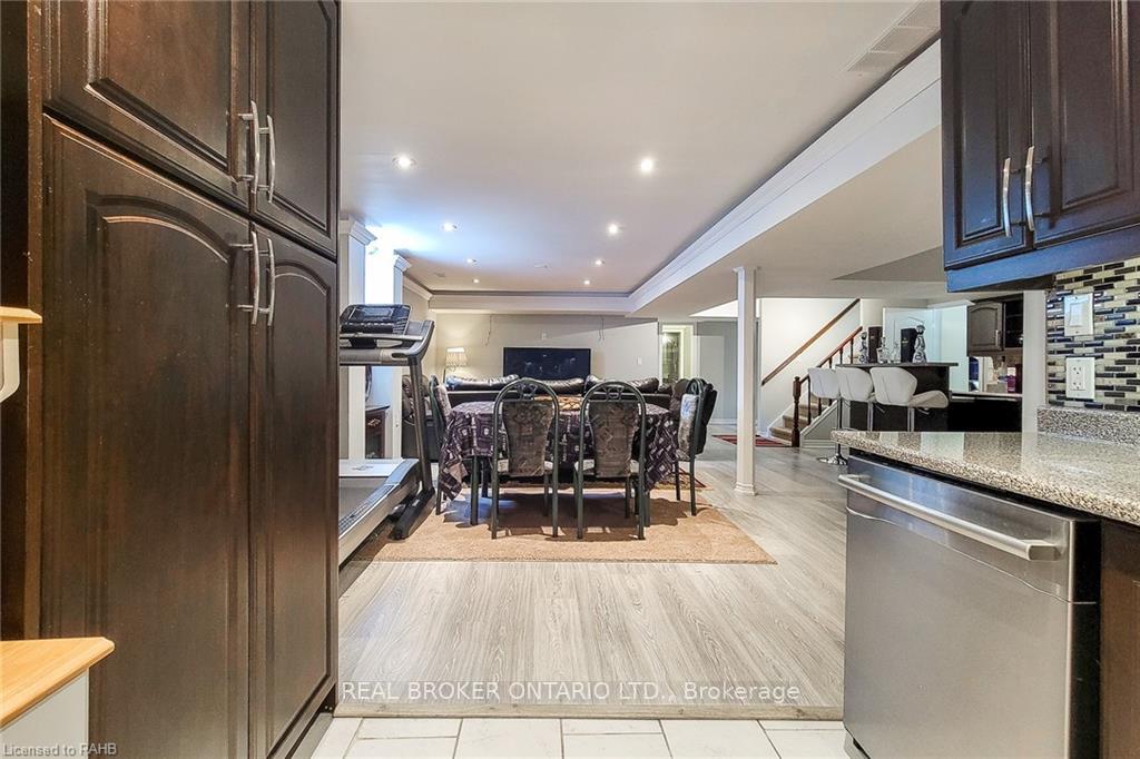 Photo 28 of 56 Bosworth Street, Hamilton, Meadowlands — HOMEH