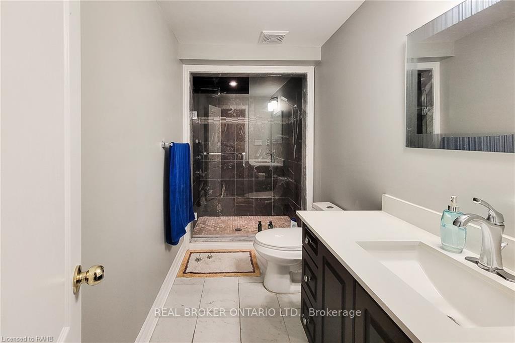 Photo 25 of 56 Bosworth Street, Hamilton, Meadowlands — HOMEH