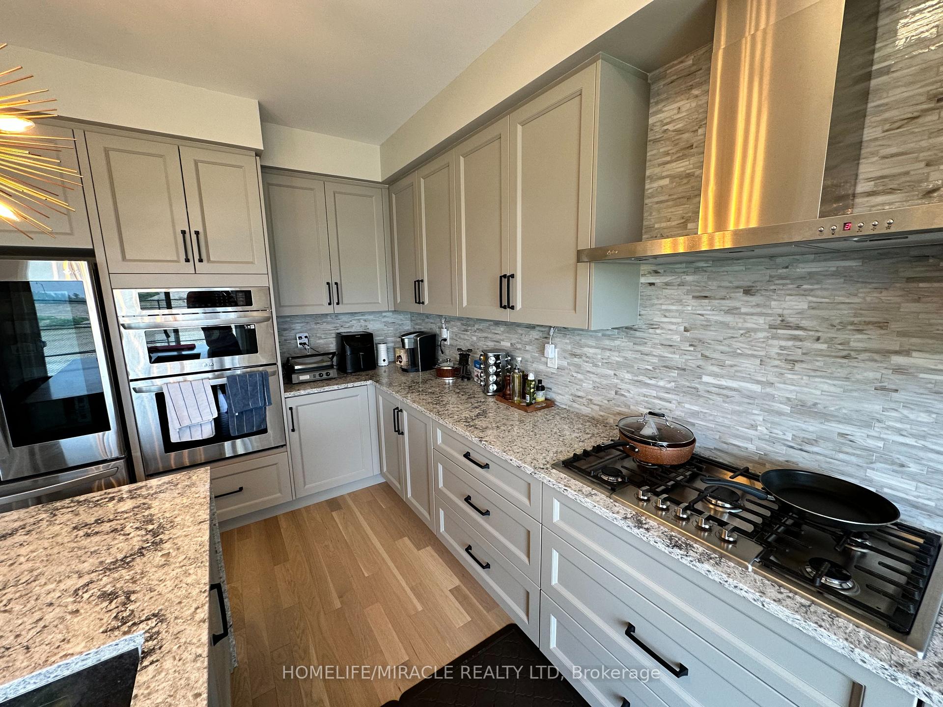 Photo 6 of Unit (Upper), 15 Twilley Road, Brampton, Brampton West — HOMEH