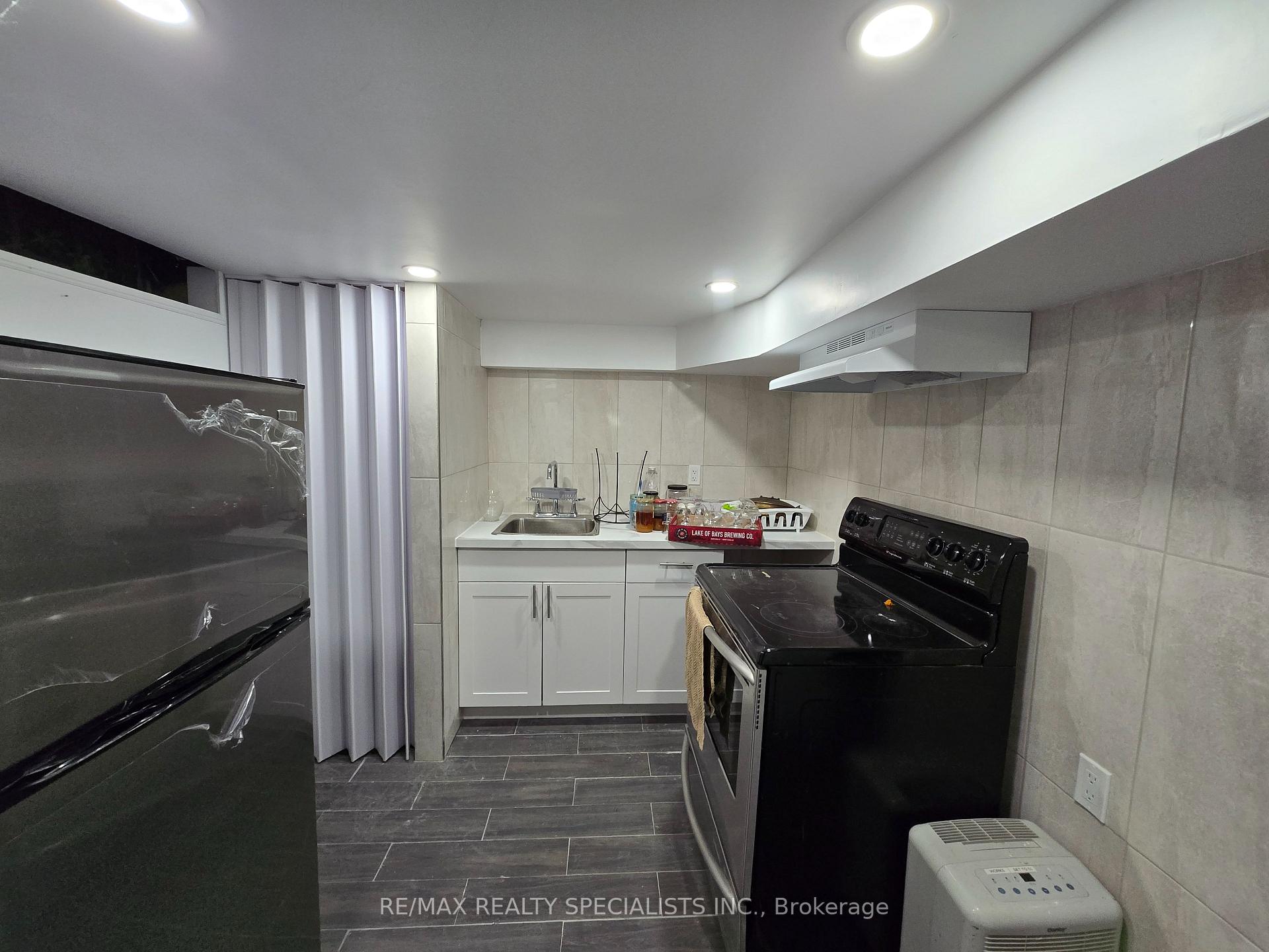 Photo 13 of Unit lower, 1765 Golfview Drive N, LaSalle — HOMEH
