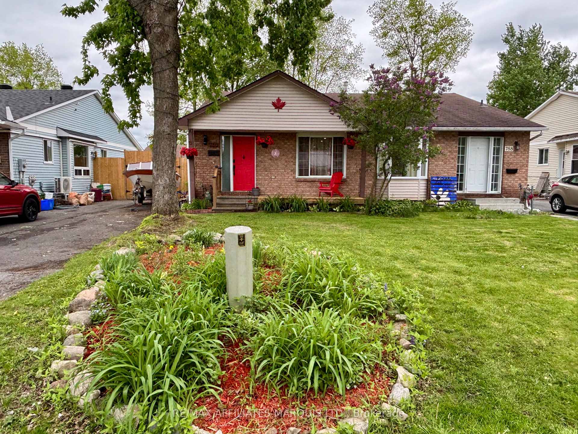 Photo 2 of 786 Dundee Avenue, Cornwall — HOMEH