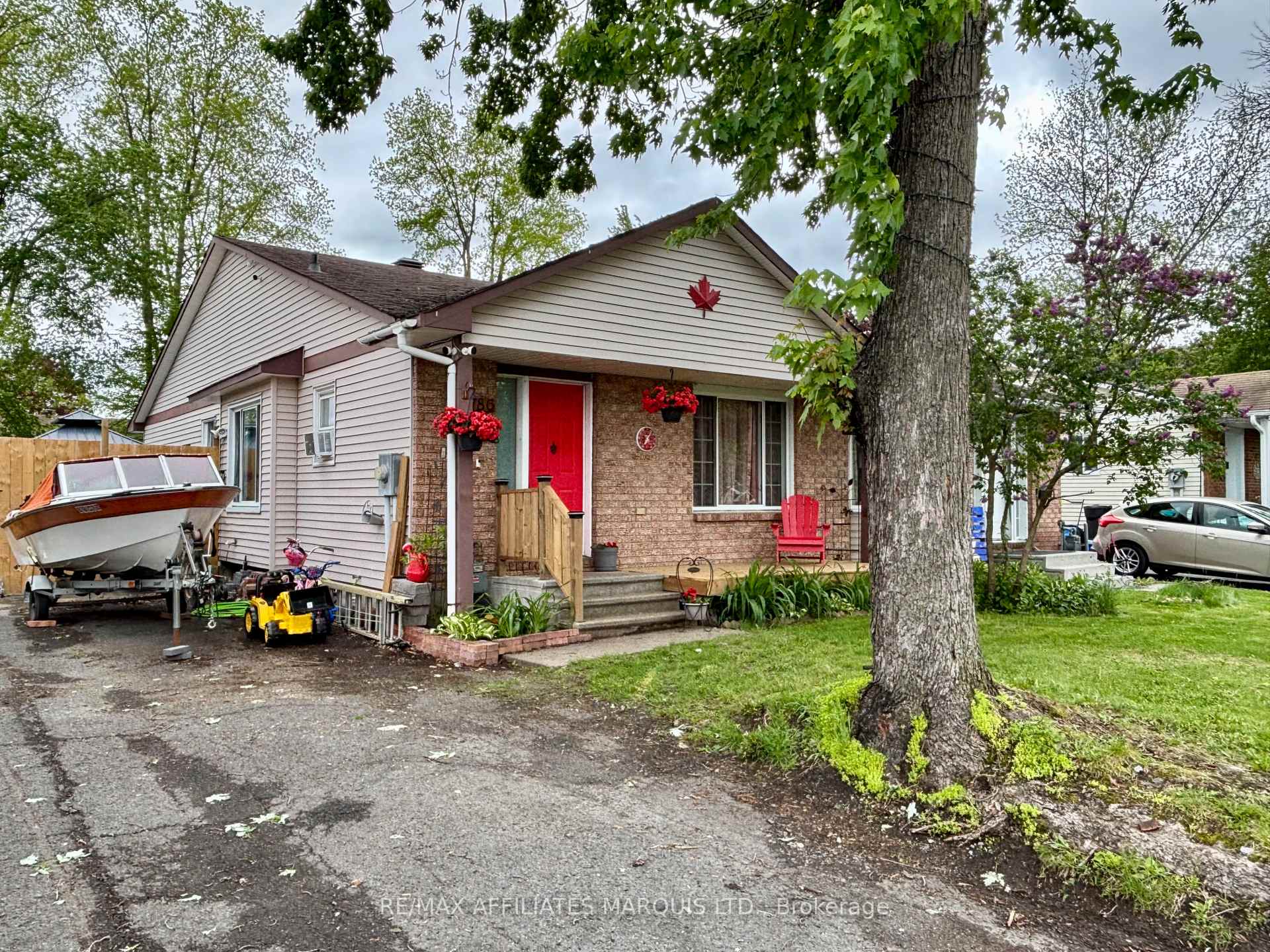 Photo 3 of 786 Dundee Avenue, Cornwall — HOMEH