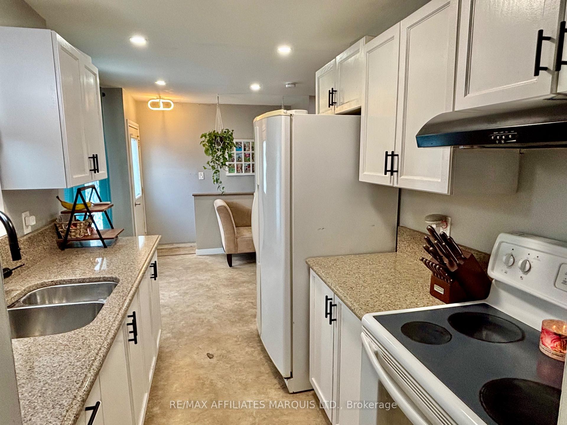 Photo 7 of 786 Dundee Avenue, Cornwall — HOMEH