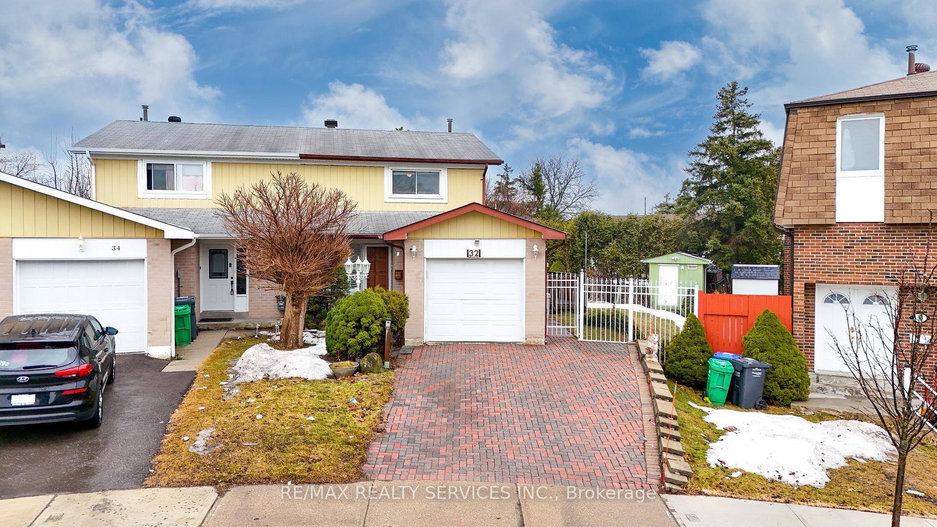 Photo 3 of 32 Skegby Road, Brampton, Brampton North — HOMEH