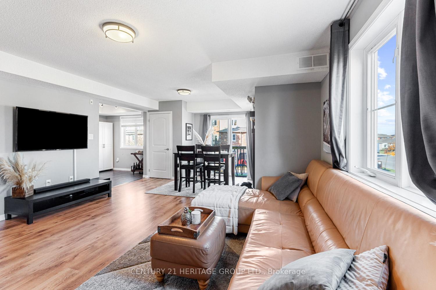 Photo 4 of Unit 2, 11 Cheltenham Road, Barrie, Georgian Drive — HOMEH