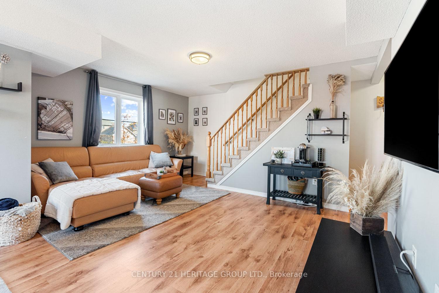 Photo 5 of Unit 2, 11 Cheltenham Road, Barrie, Georgian Drive — HOMEH