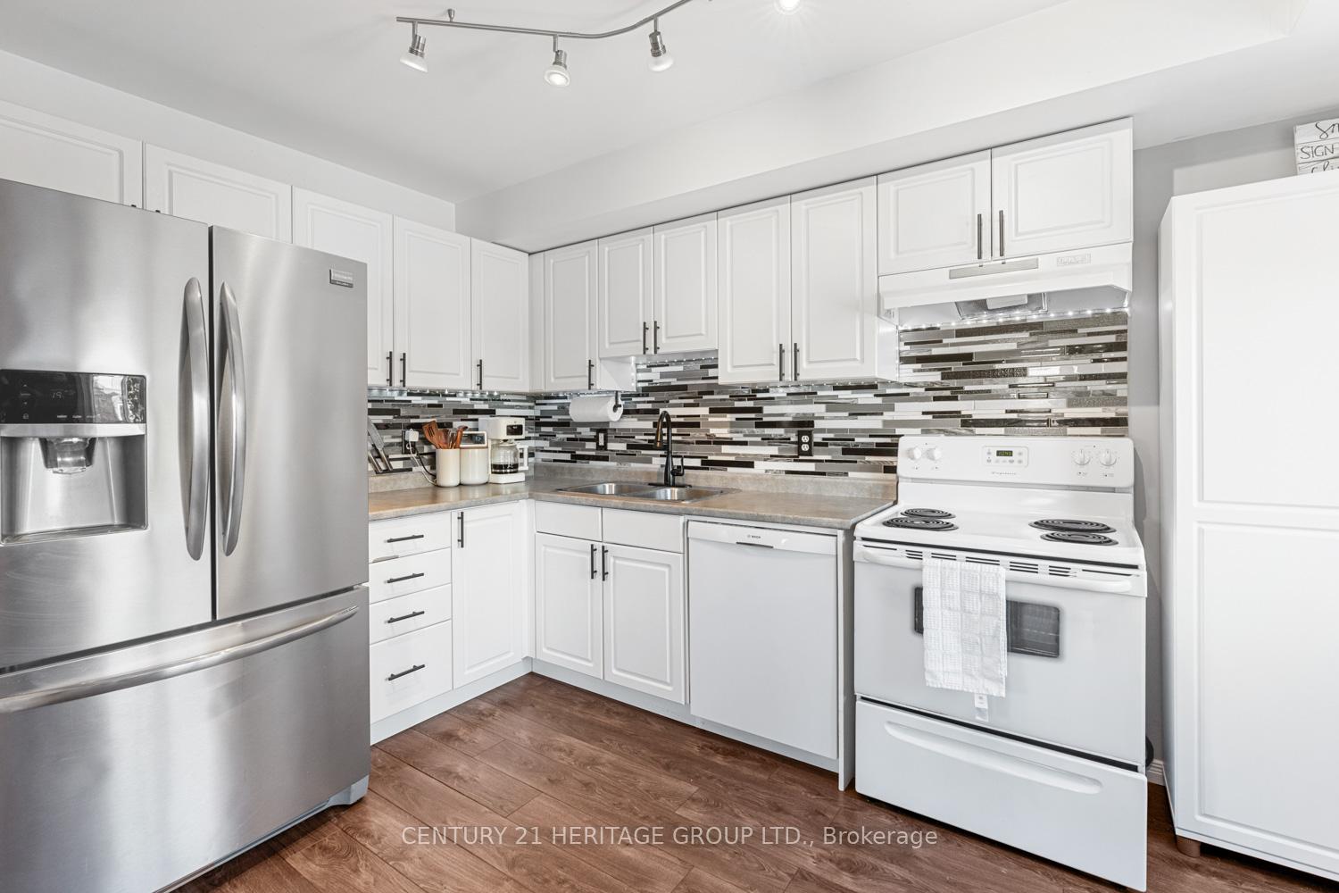 Photo 15 of Unit 2, 11 Cheltenham Road, Barrie, Georgian Drive — HOMEH