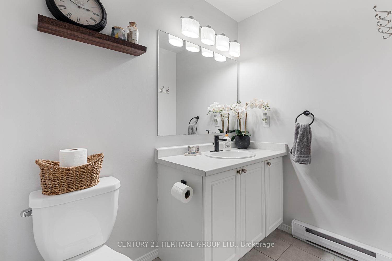 Photo 10 of Unit 2, 11 Cheltenham Road, Barrie, Georgian Drive — HOMEH