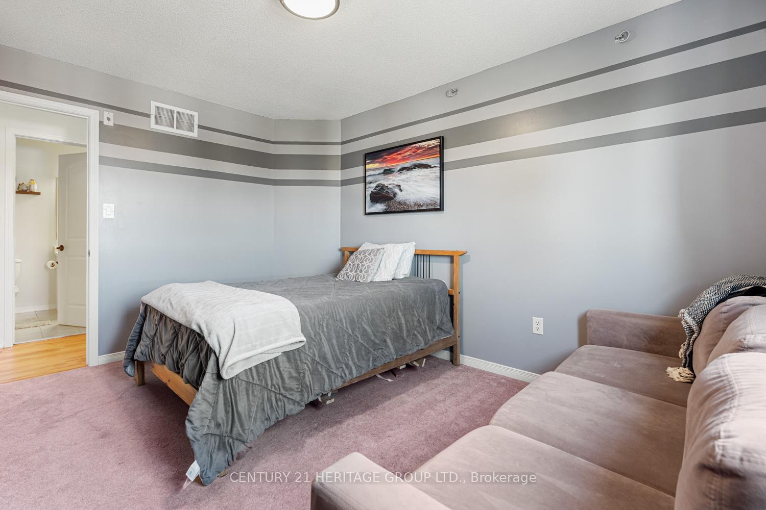 Photo 17 of Unit 2, 11 Cheltenham Road, Barrie, Georgian Drive — HOMEH